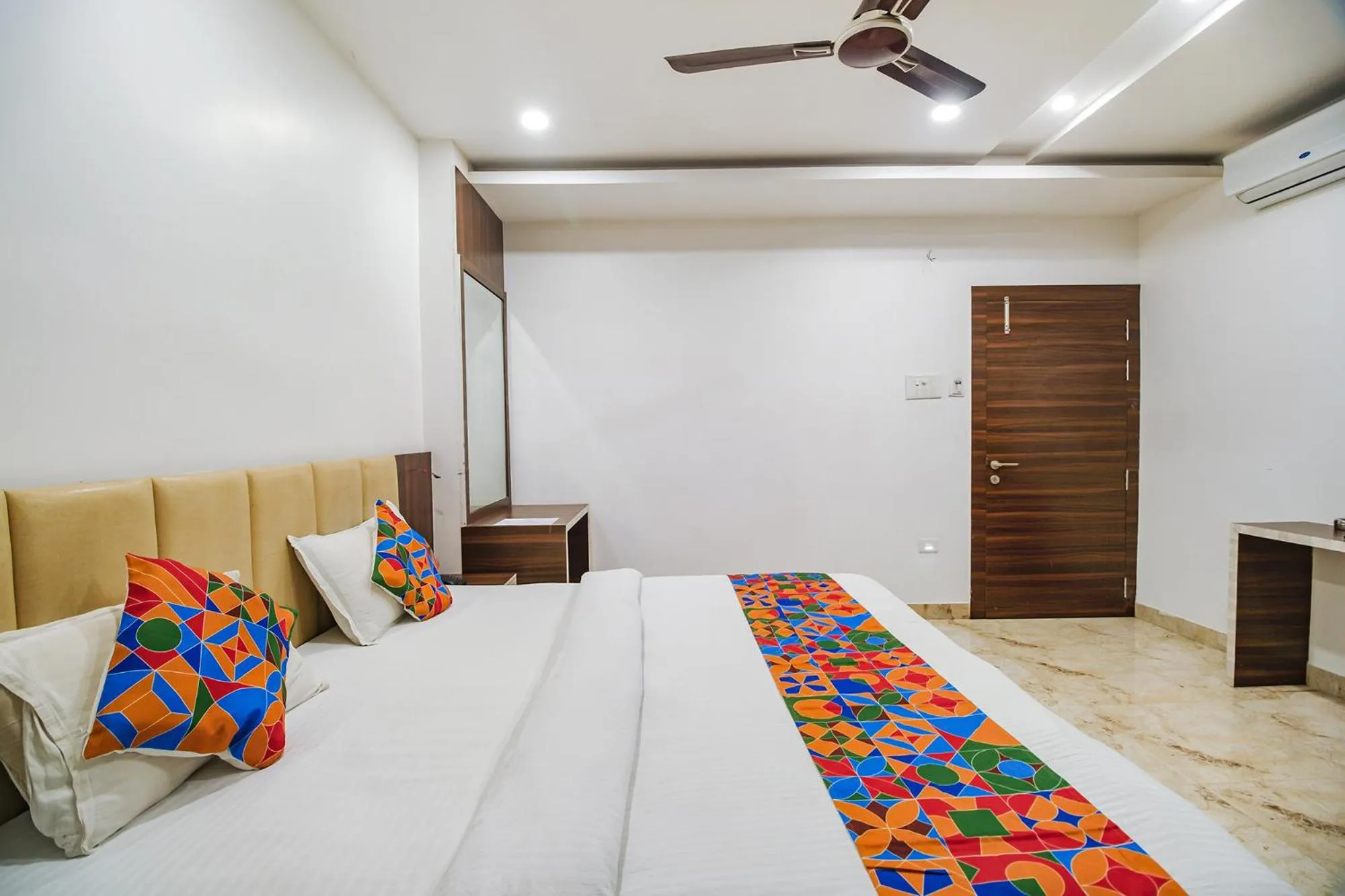 Bed in FabHotel Apple Tree