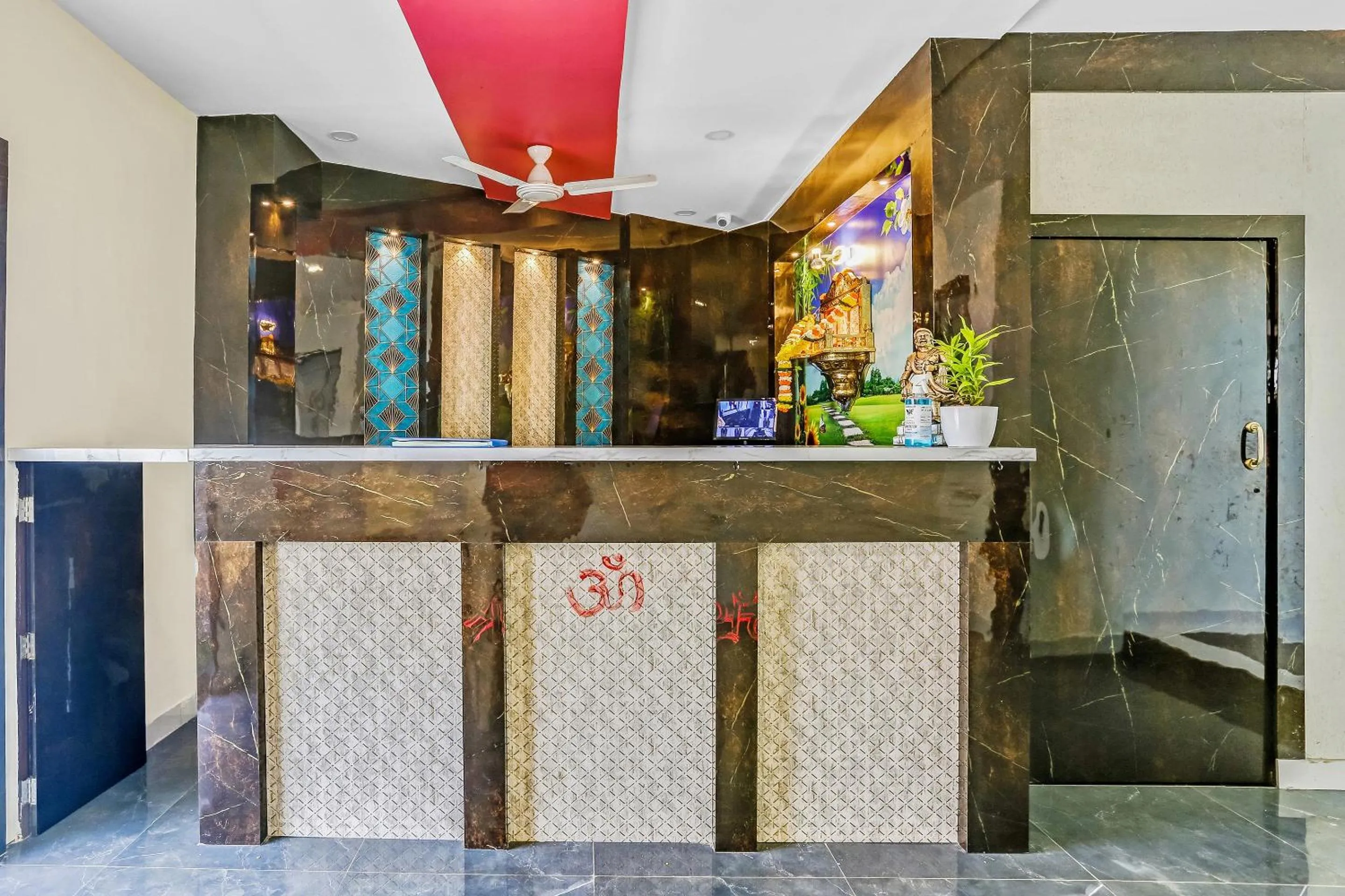 Lobby or reception in Capital O Geeta Palace