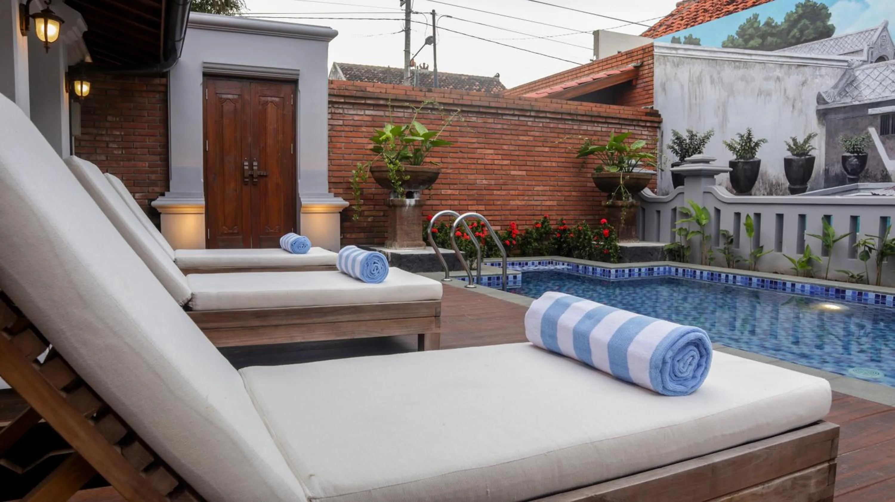 Swimming pool in Omah Siliran Heritage