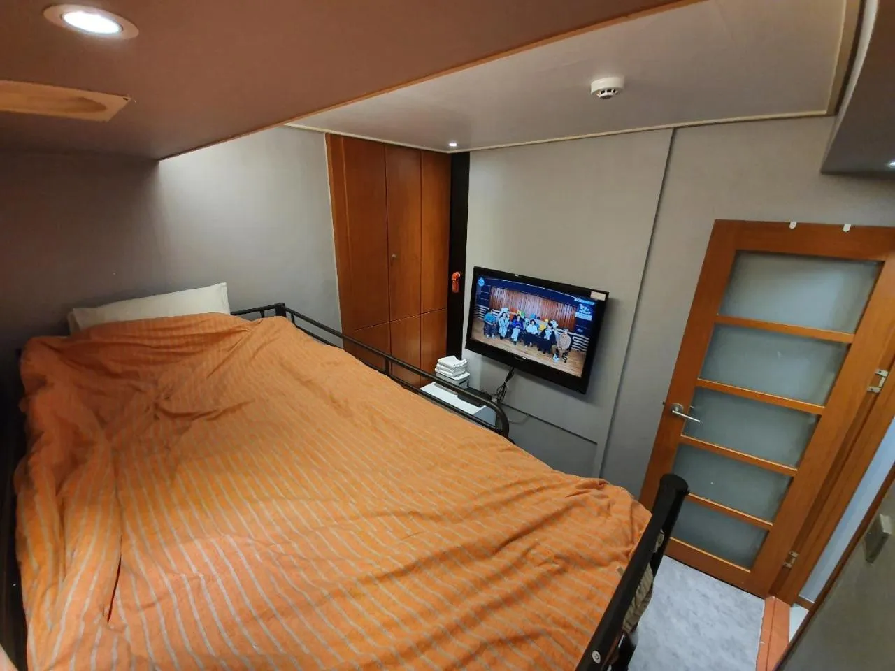 bunk bed, Bed in Dalgona Guesthouse