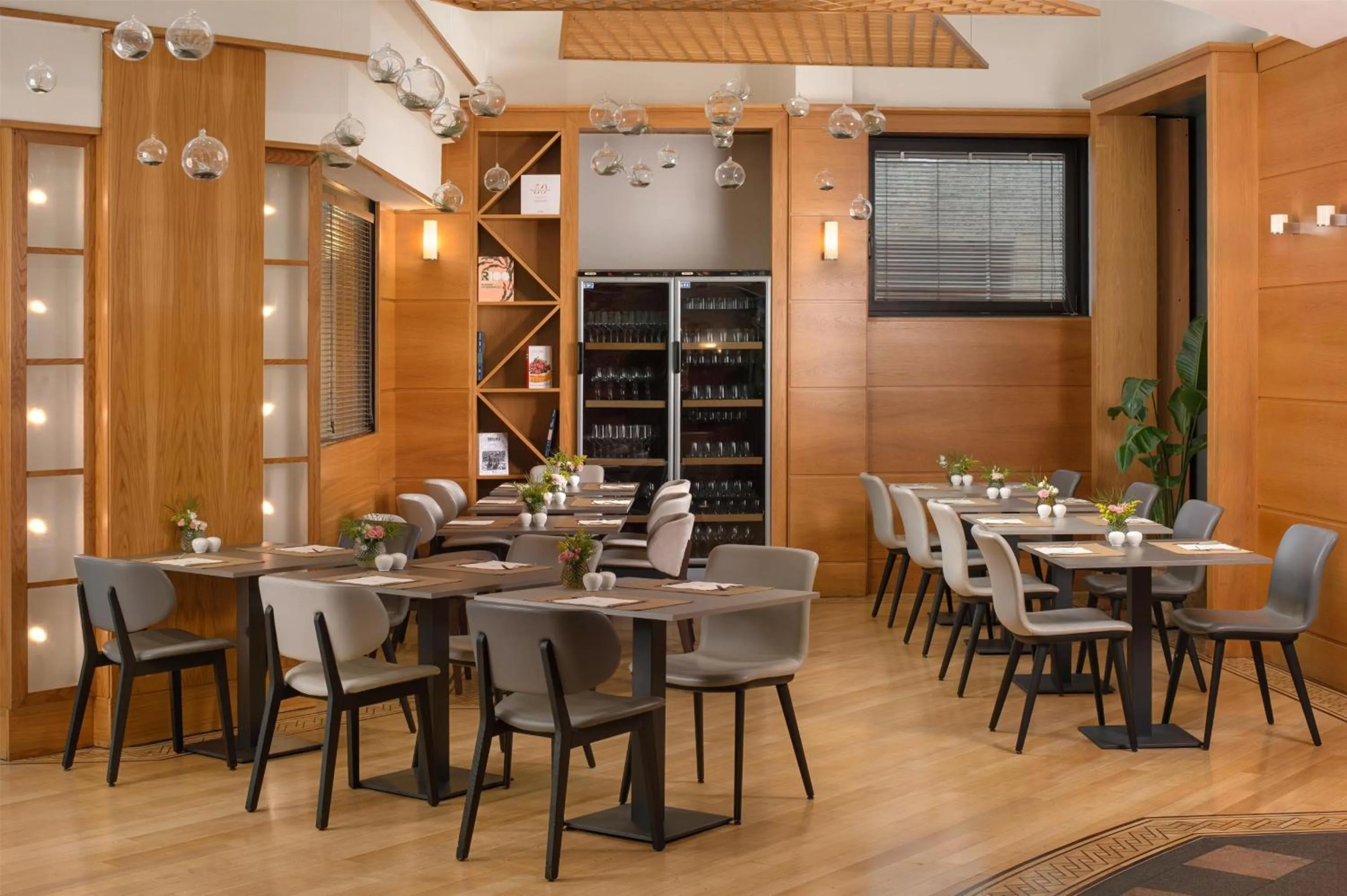 Restaurant/places to eat in NH Milano Machiavelli