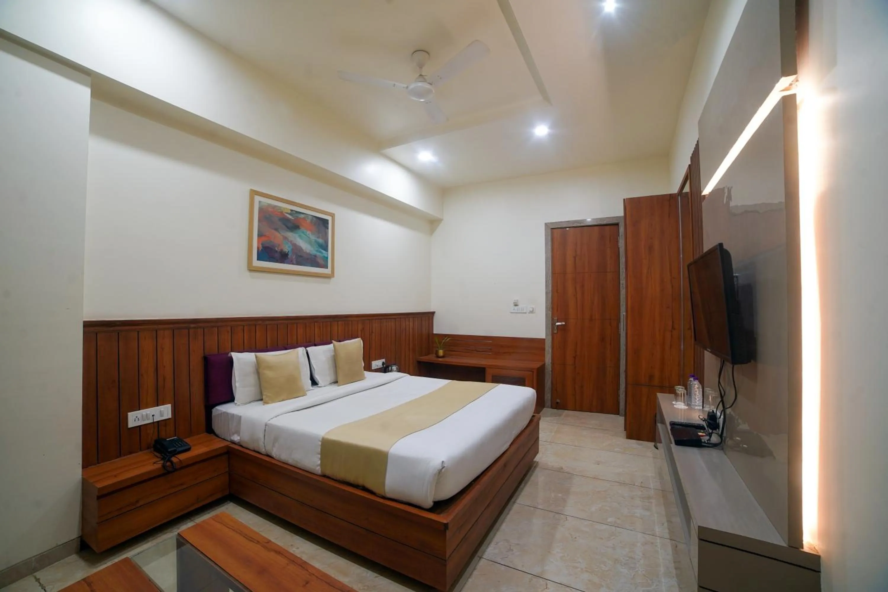 Photo of the whole room, Bed in Hotel Centre Park Bhopal