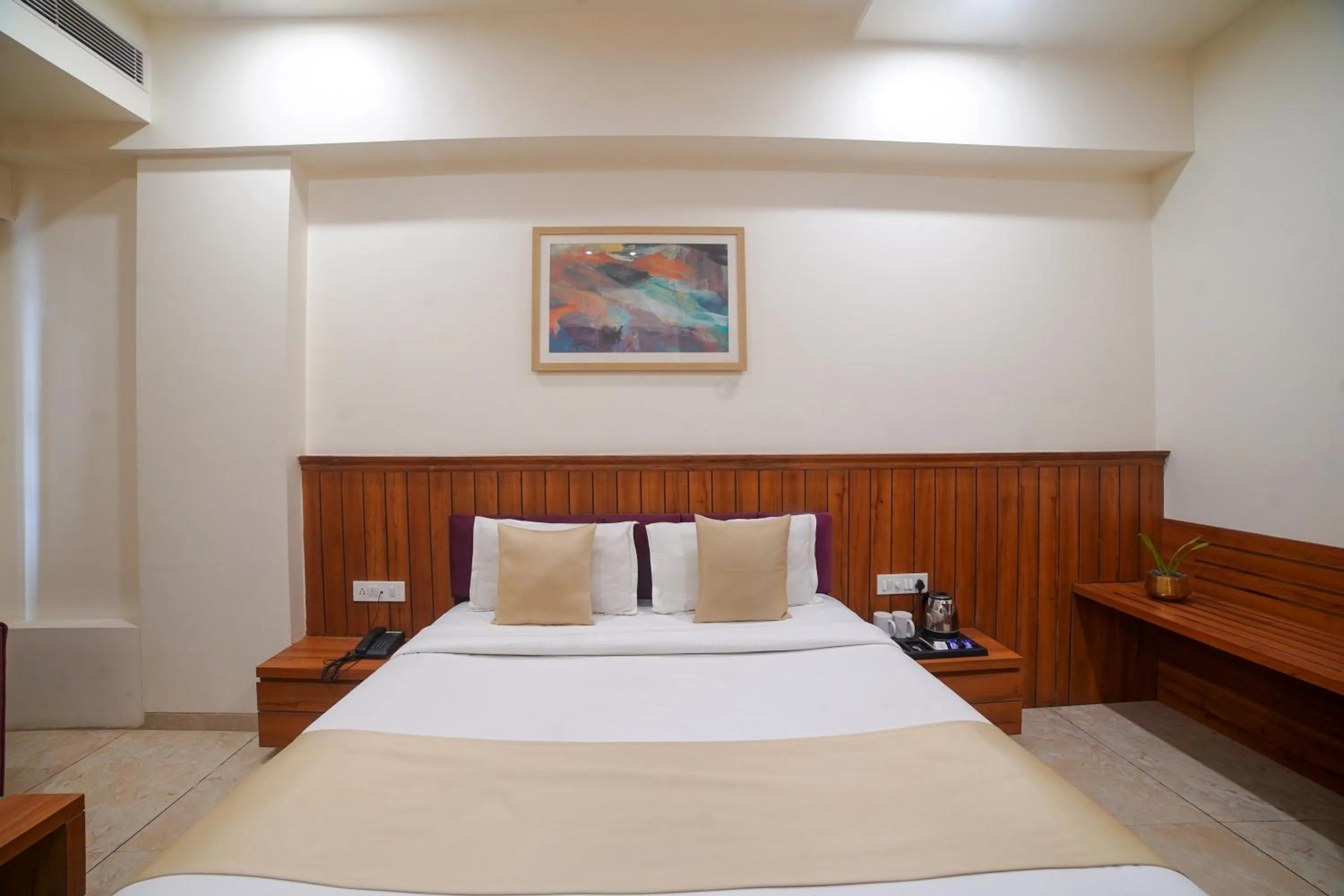 Photo of the whole room, Bed in Hotel Centre Park Bhopal
