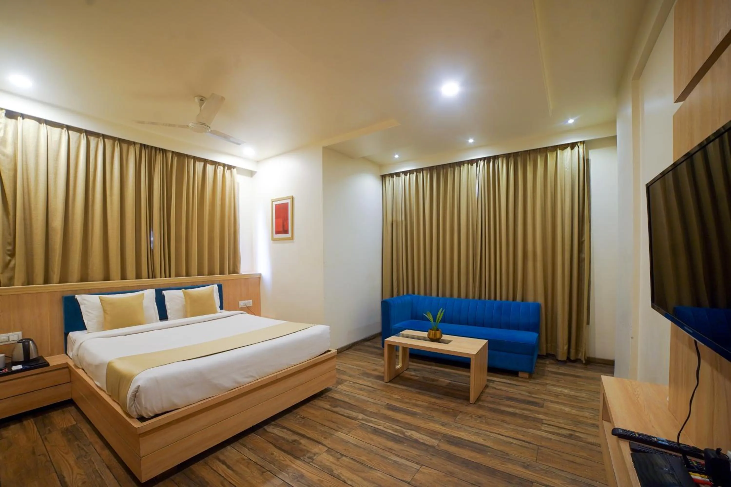 Photo of the whole room, Bed in Hotel Centre Park Bhopal