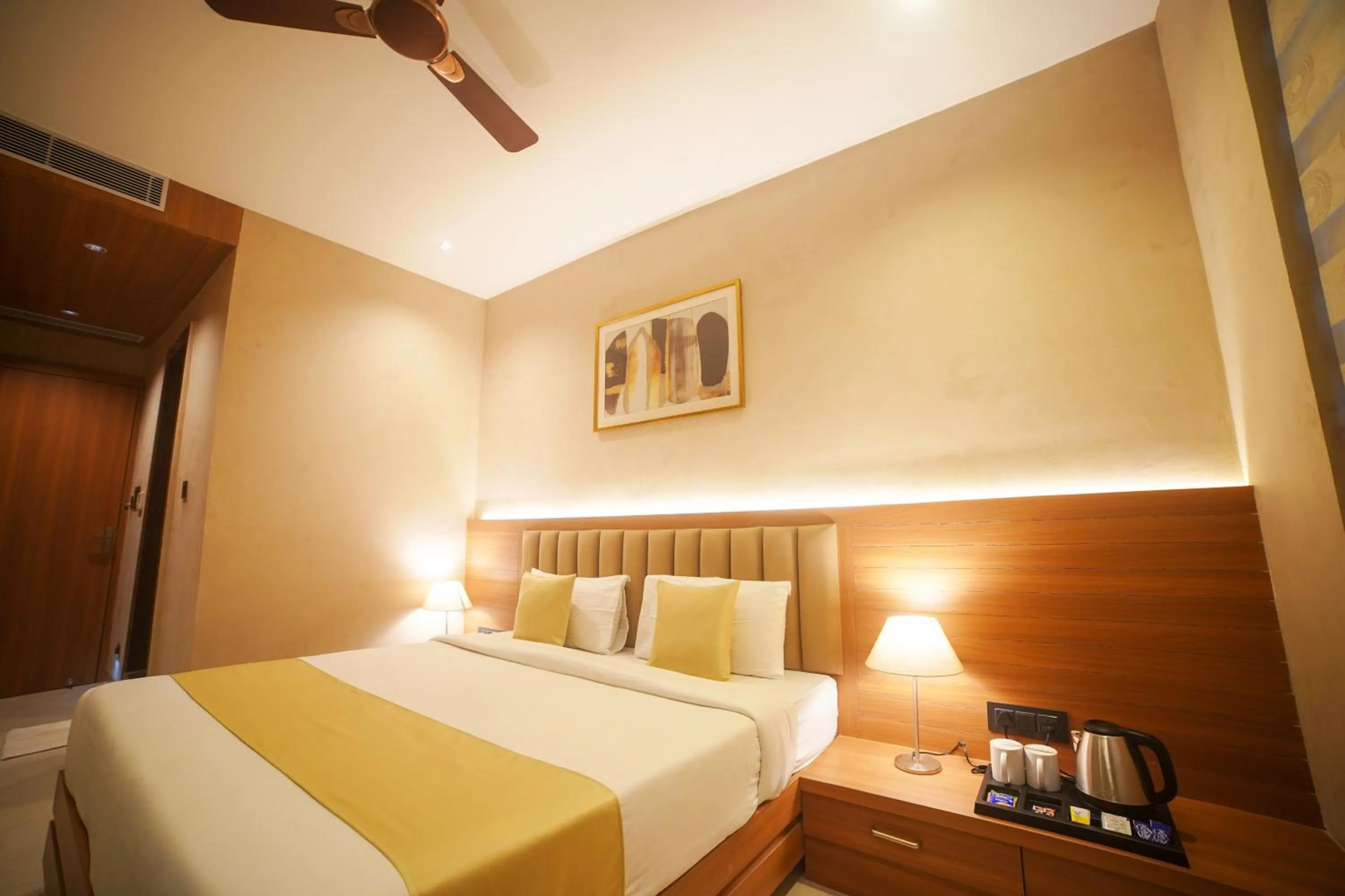 Photo of the whole room, Bed in Hotel Centre Park Bhopal