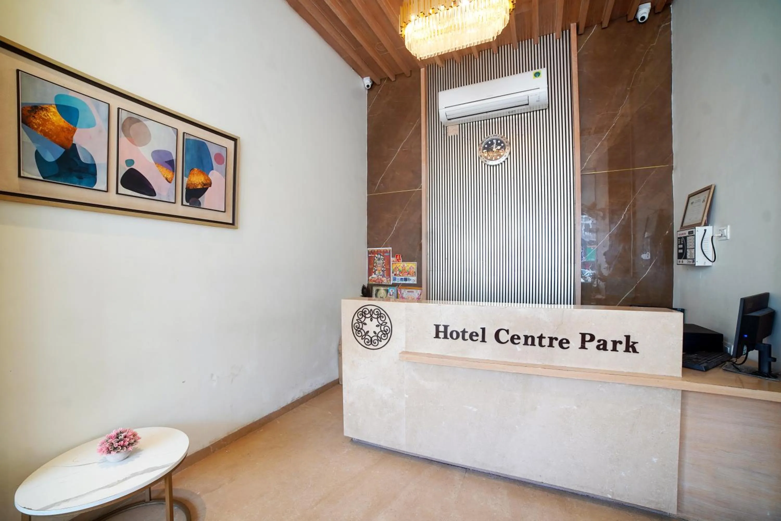 Lobby or reception in Hotel Centre Park Bhopal