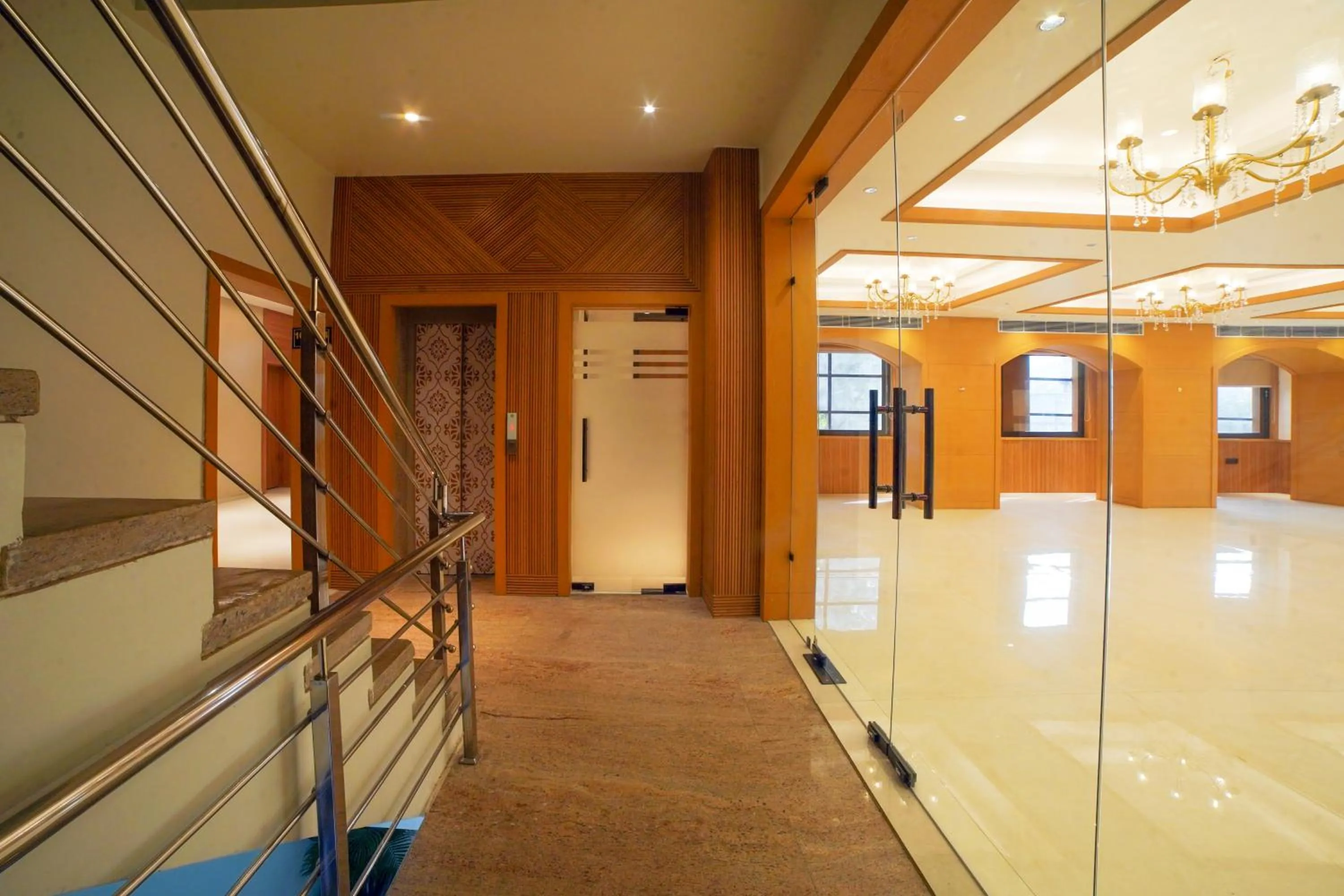 elevator in Hotel Centre Park Bhopal