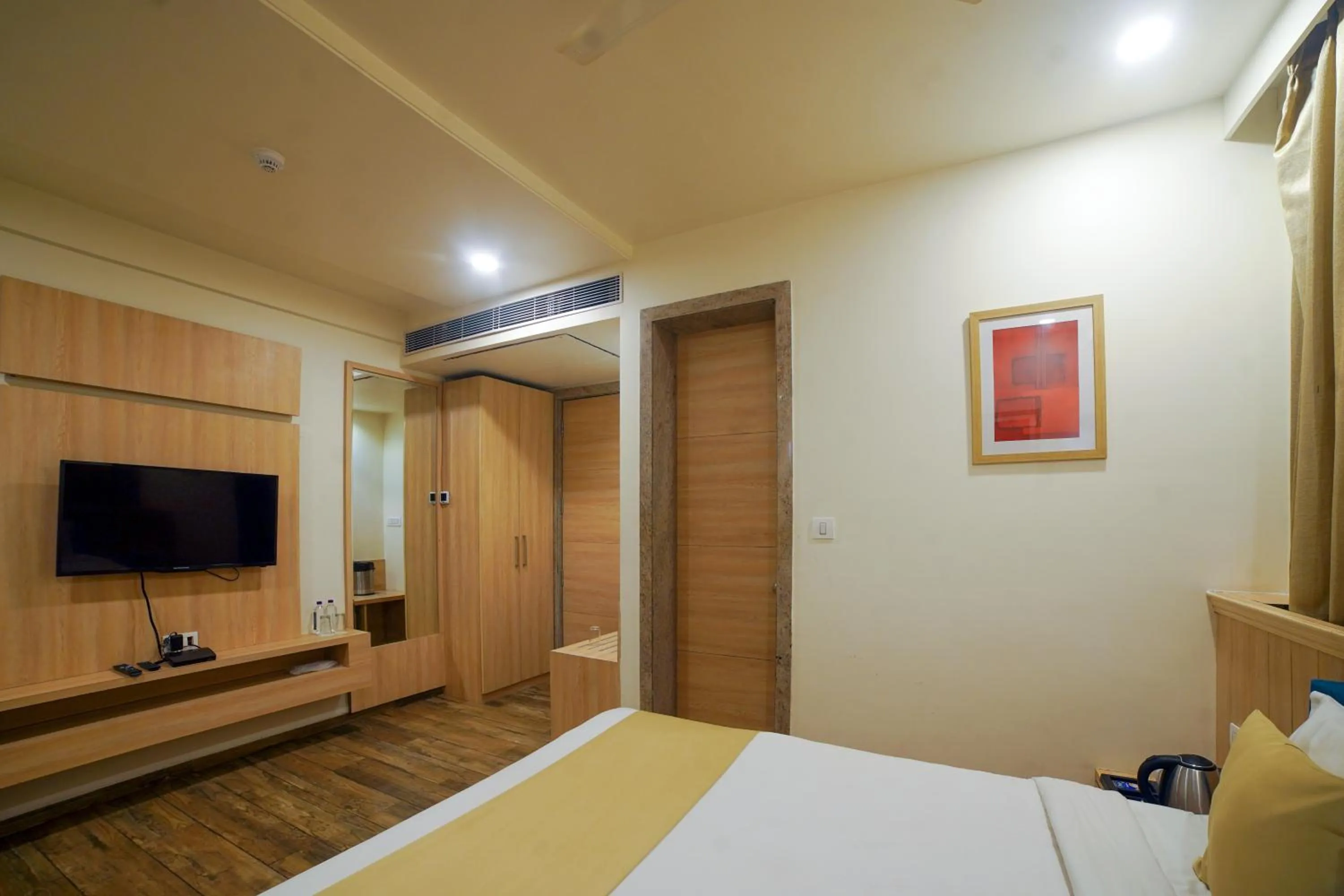 Bedroom, Bed in Hotel Centre Park Bhopal