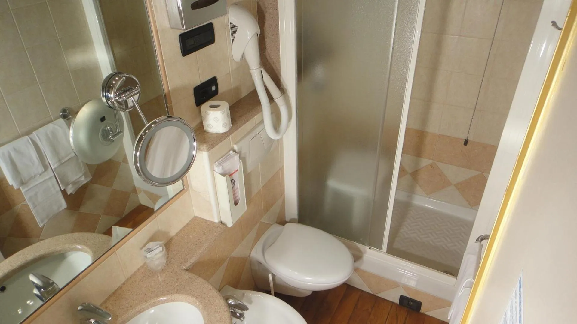 Shower in Artua'&Solferino