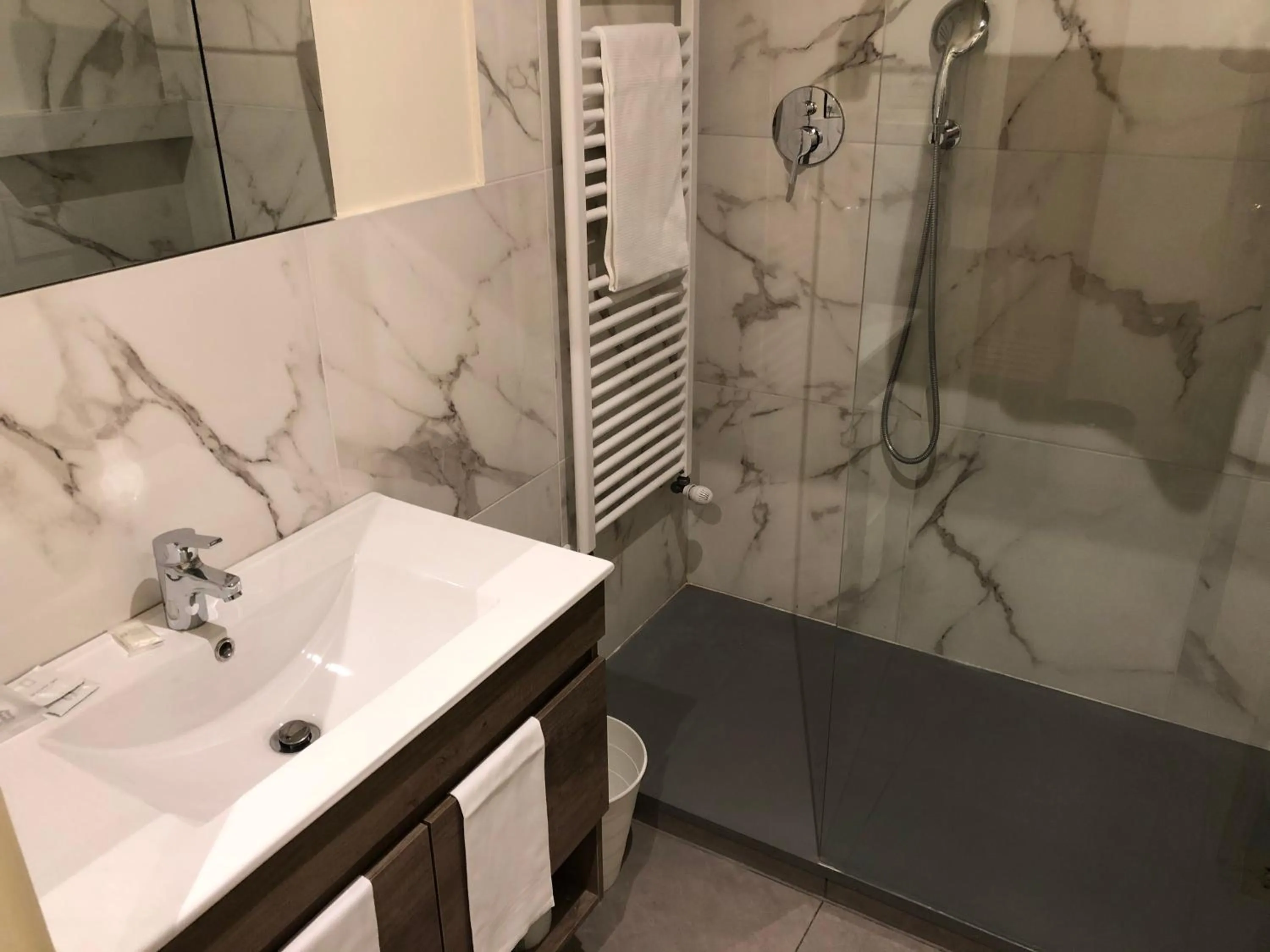 Shower in Artua'&Solferino