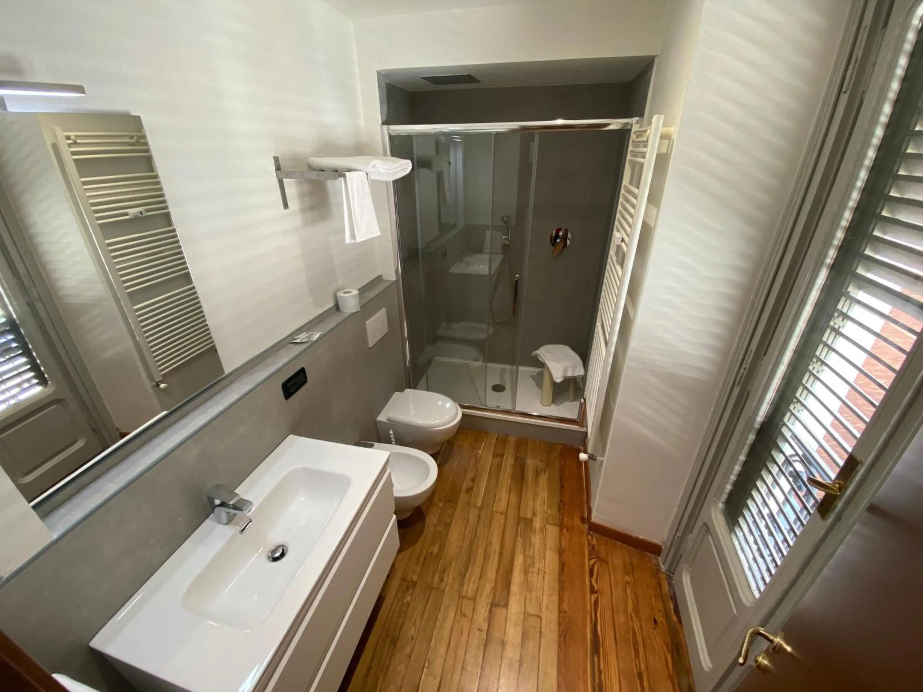 Bathroom in Artua'&Solferino