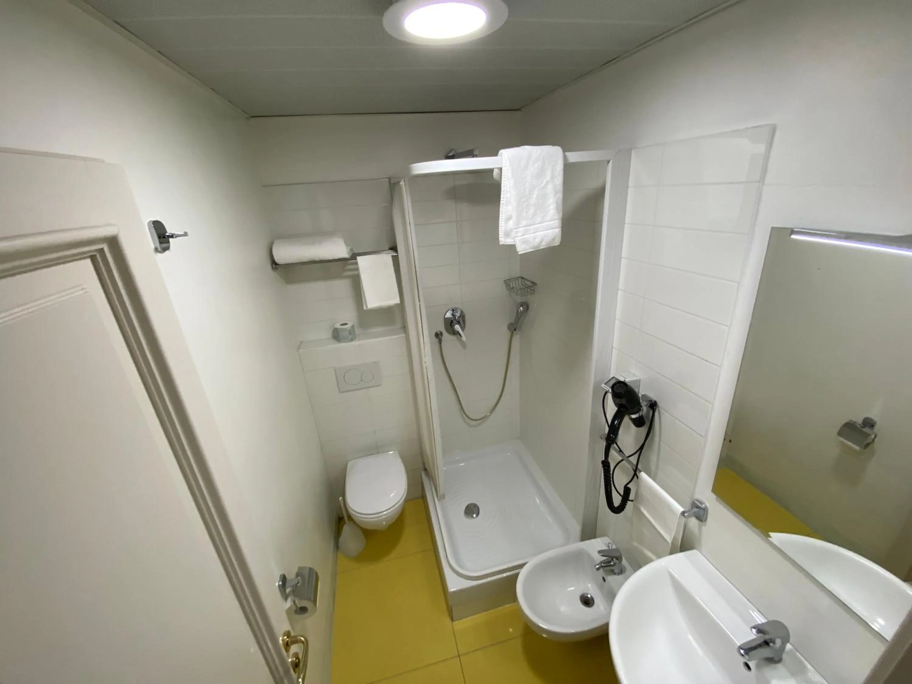 Bathroom in Artua'&Solferino