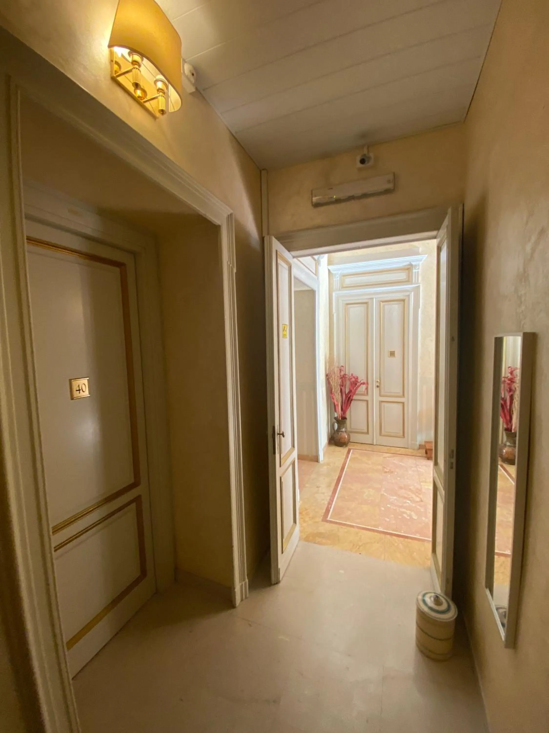 Facade/entrance in Artua'&Solferino