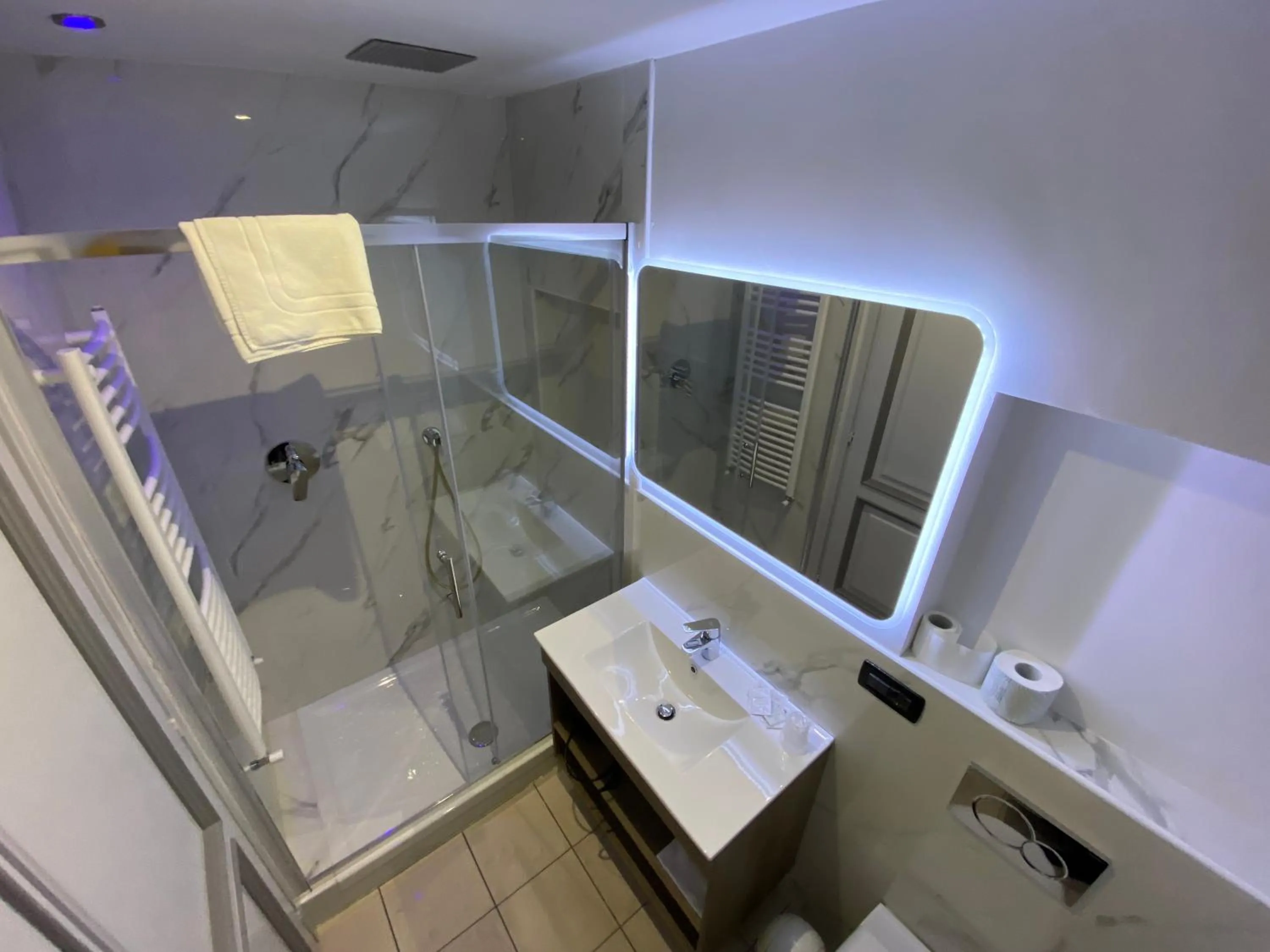 Shower in Artua'&Solferino