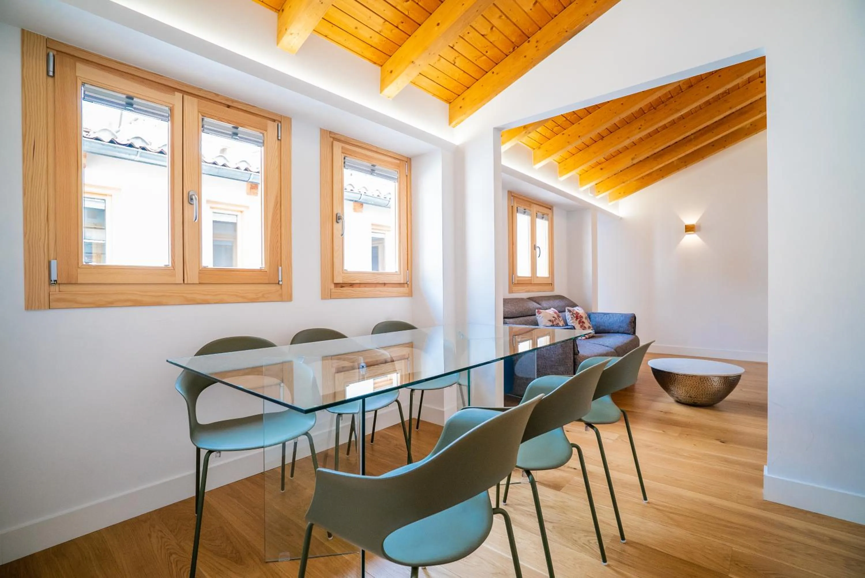 Seating area in Smartr Madrid Gran Via Apartments