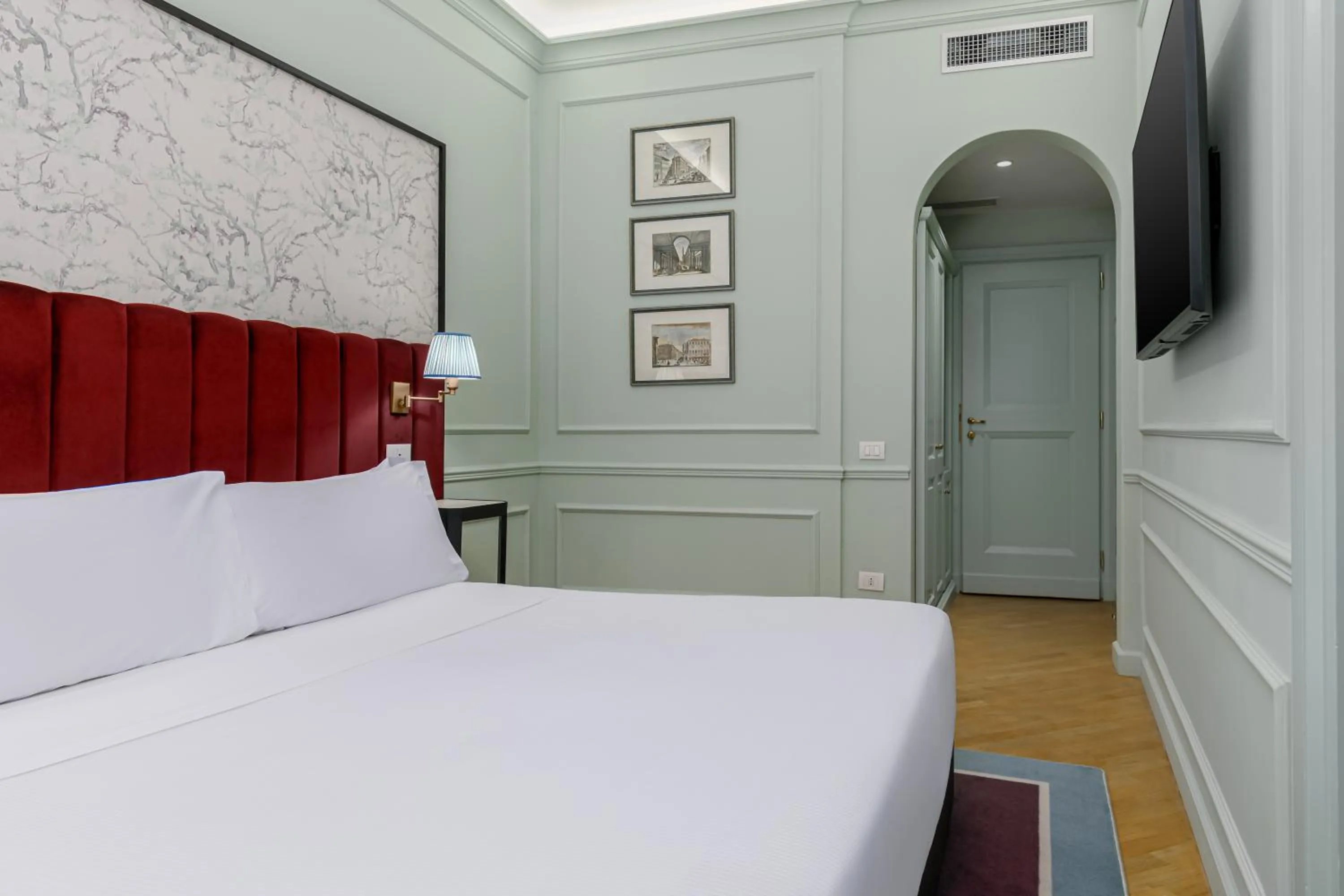 Bed in Room Mate Collection Isabella, Florence