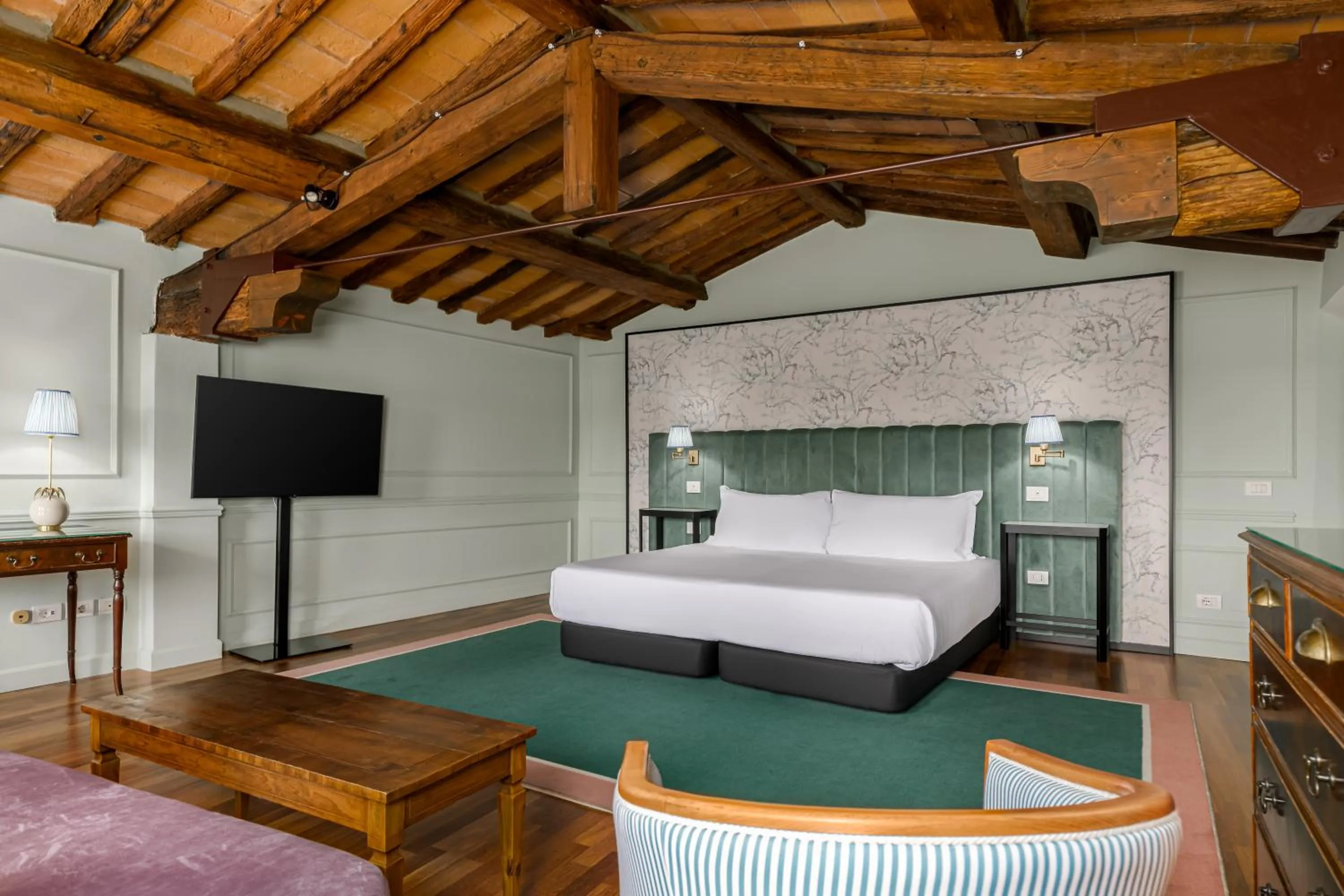 Bed in Room Mate Collection Isabella, Florence