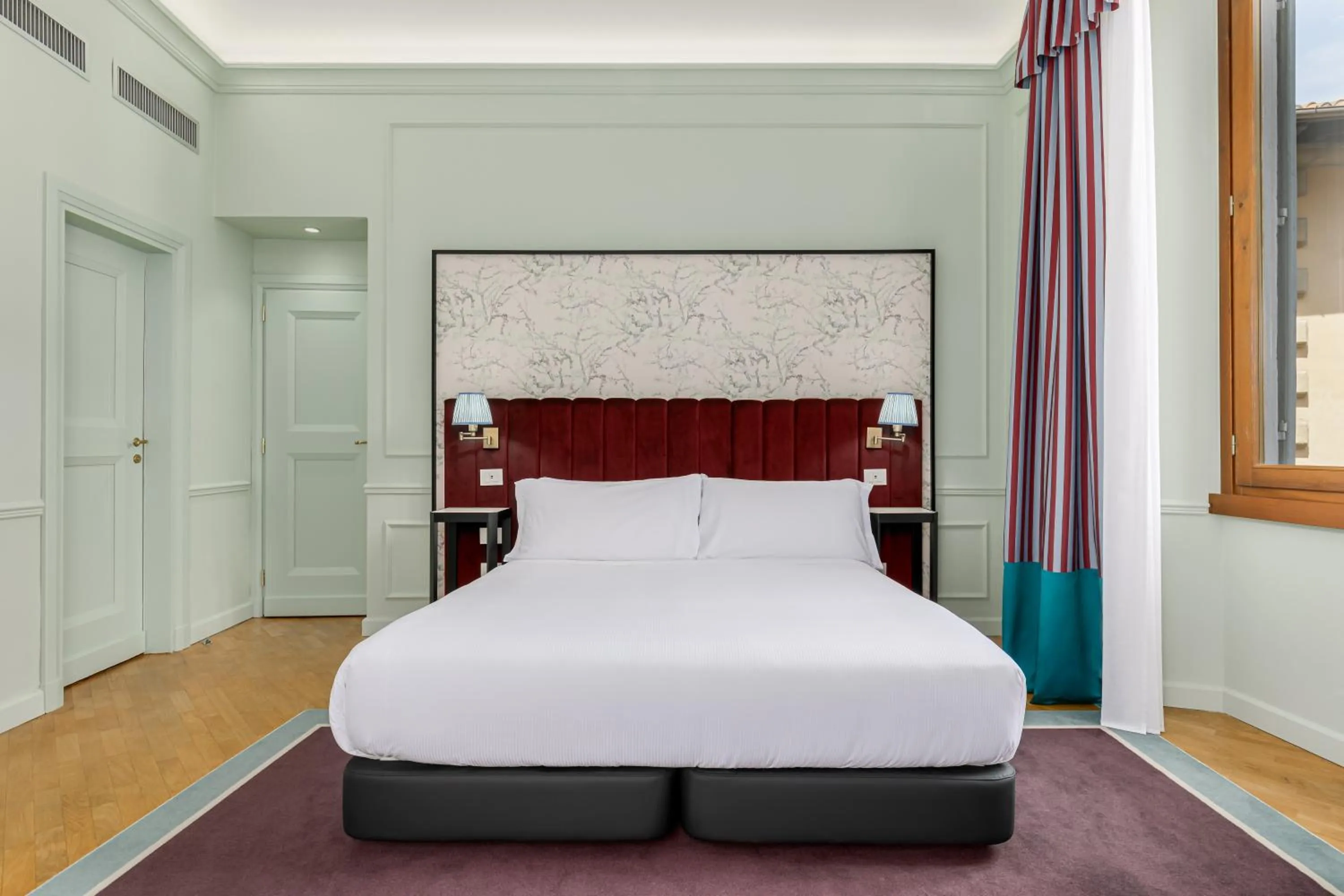 Bed in Room Mate Collection Isabella, Florence