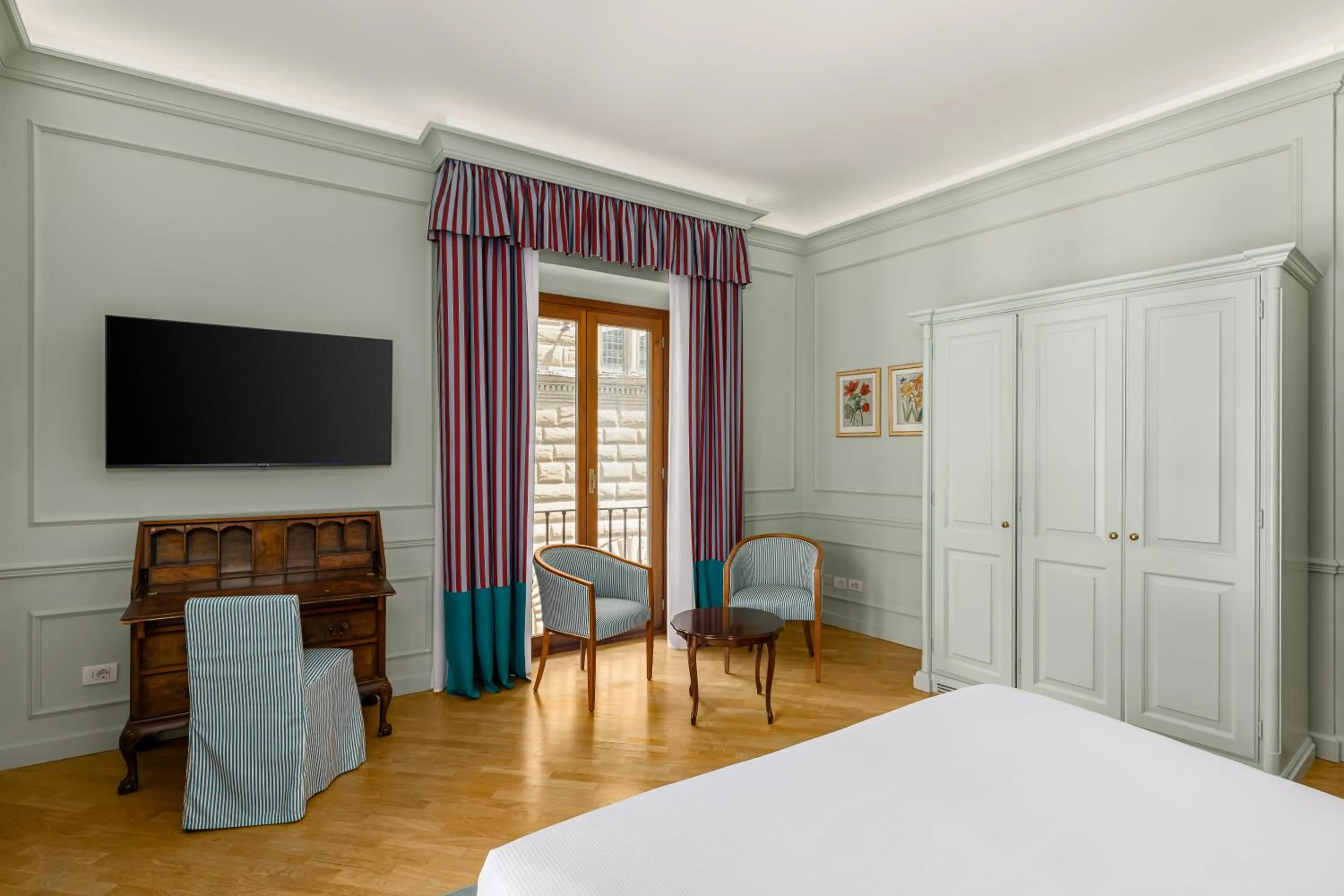 Bed in Room Mate Collection Isabella, Florence