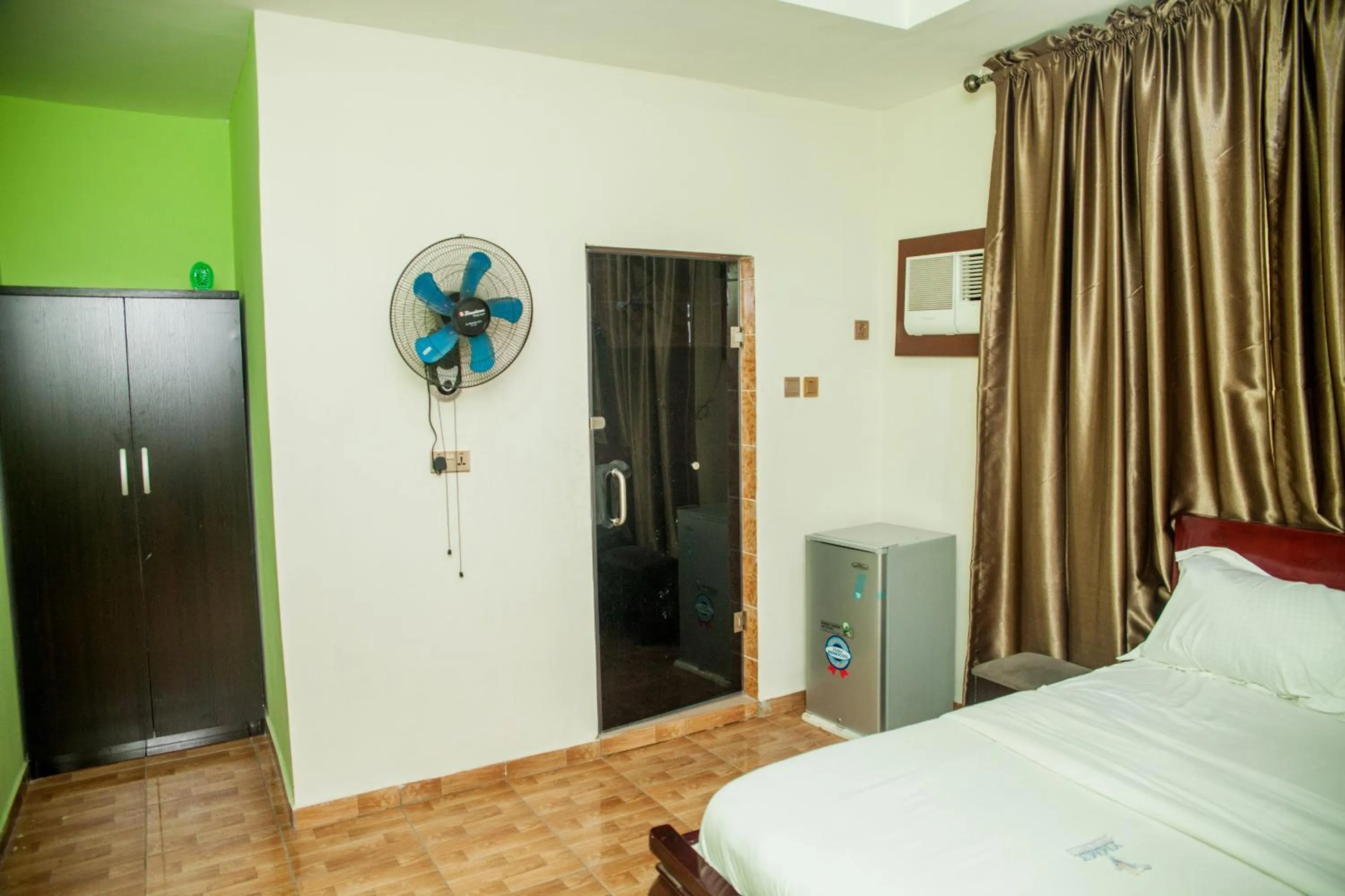 Photo of the whole room in Emmy Hotels & Suites