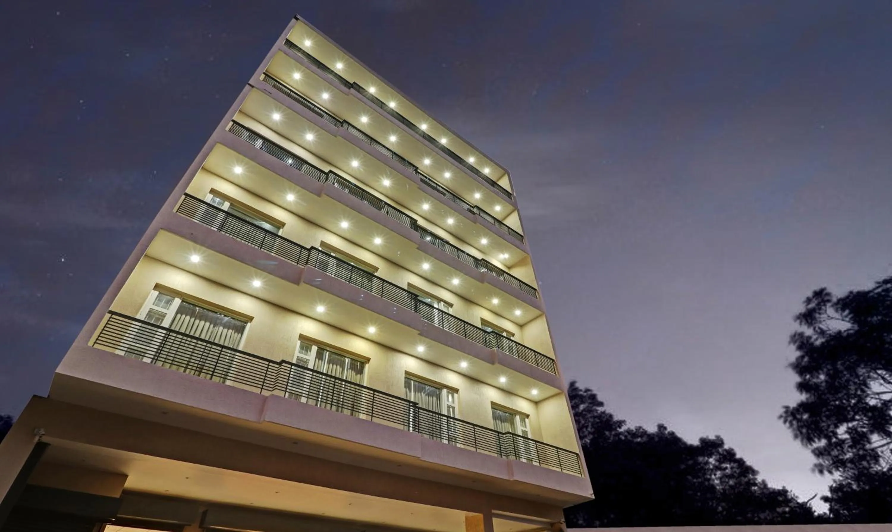 Property building in Treebo Kamron Regency Sector 80