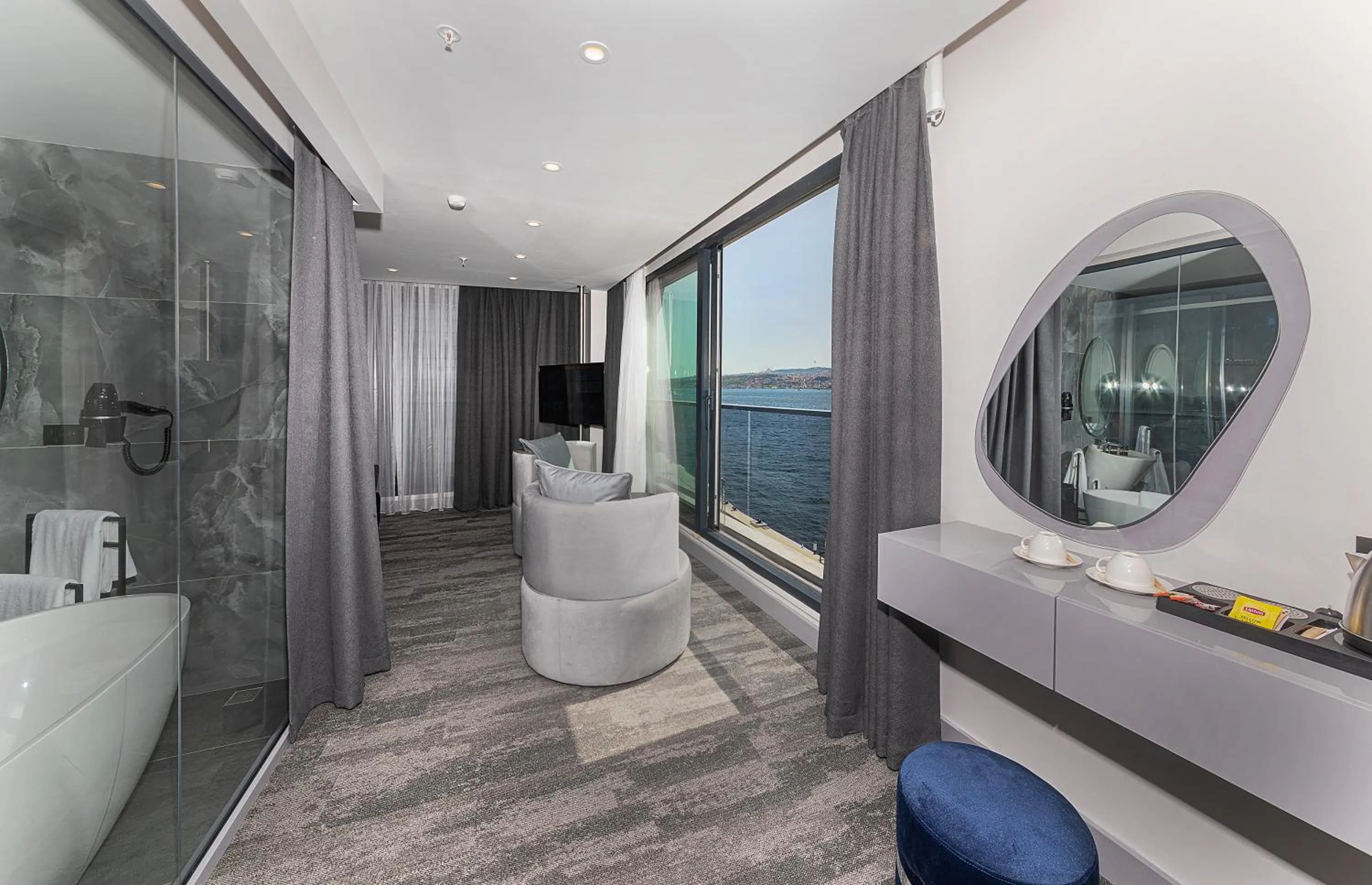 Shower in Pera Bosphorus Hotel