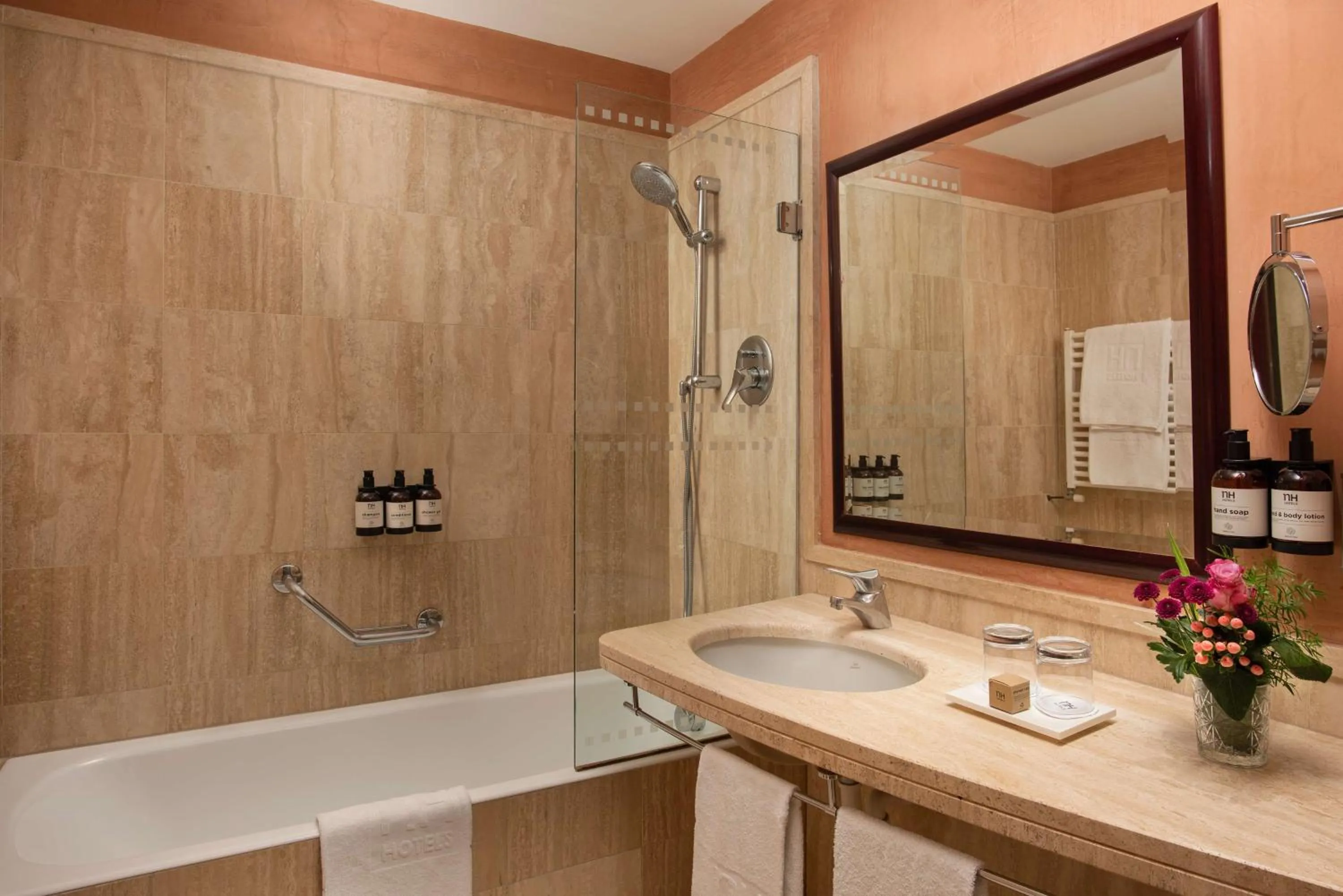 Bathroom in NH Bologna Villanova