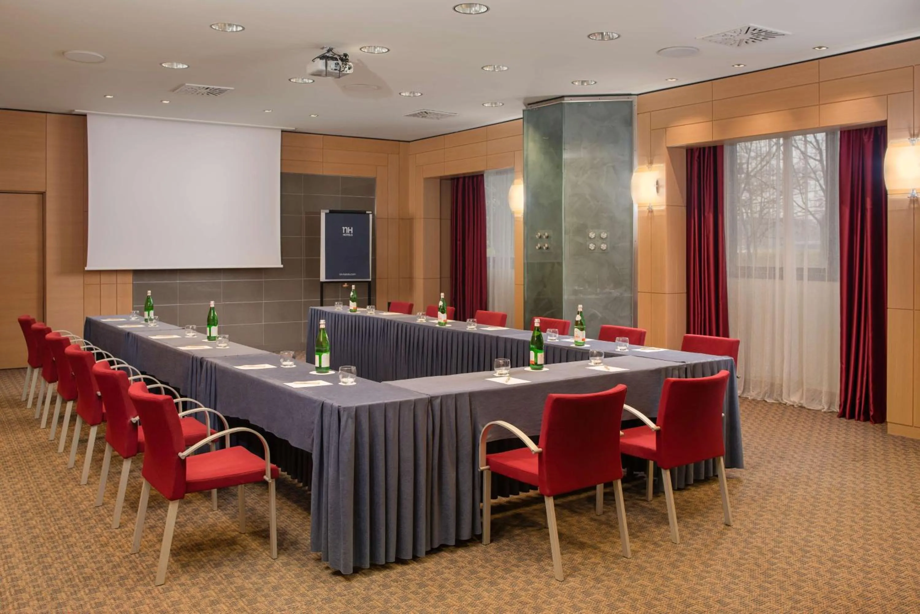 Meeting/conference room in NH Bologna Villanova