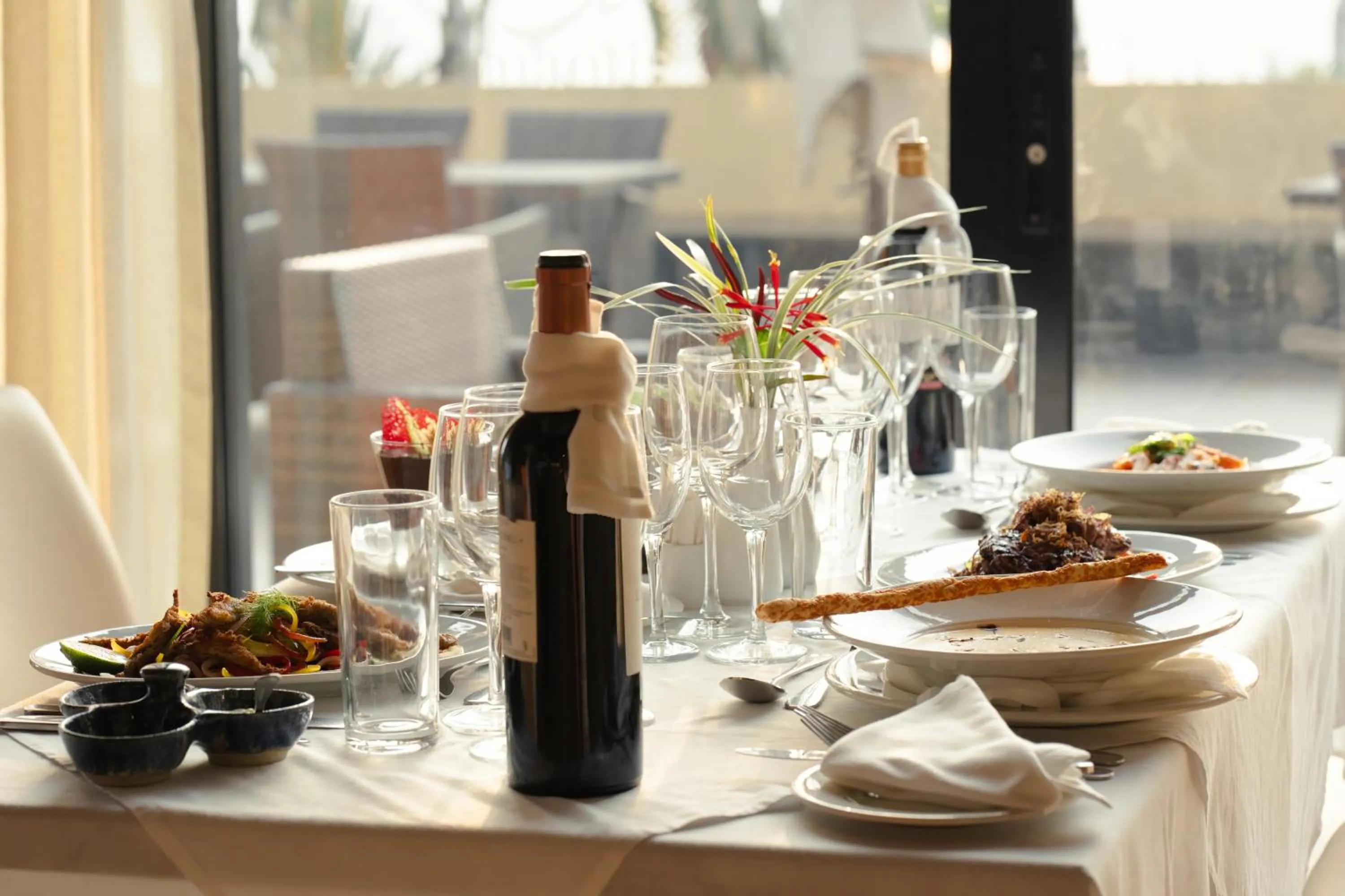 Restaurant/places to eat in Mantis Kivu Marina Bay Hotel