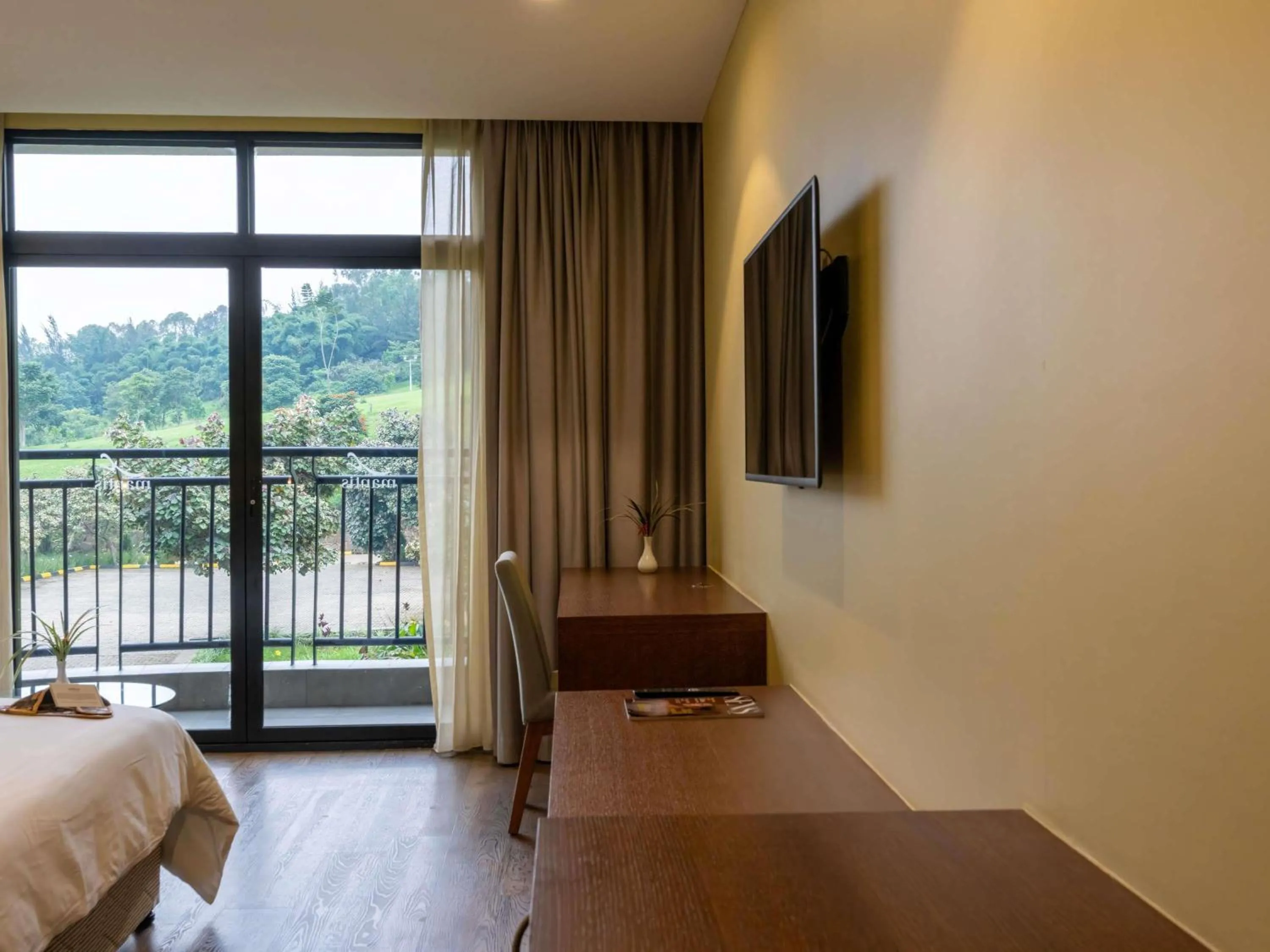 Bedroom, Bed in Mantis Kivu Marina Bay Hotel