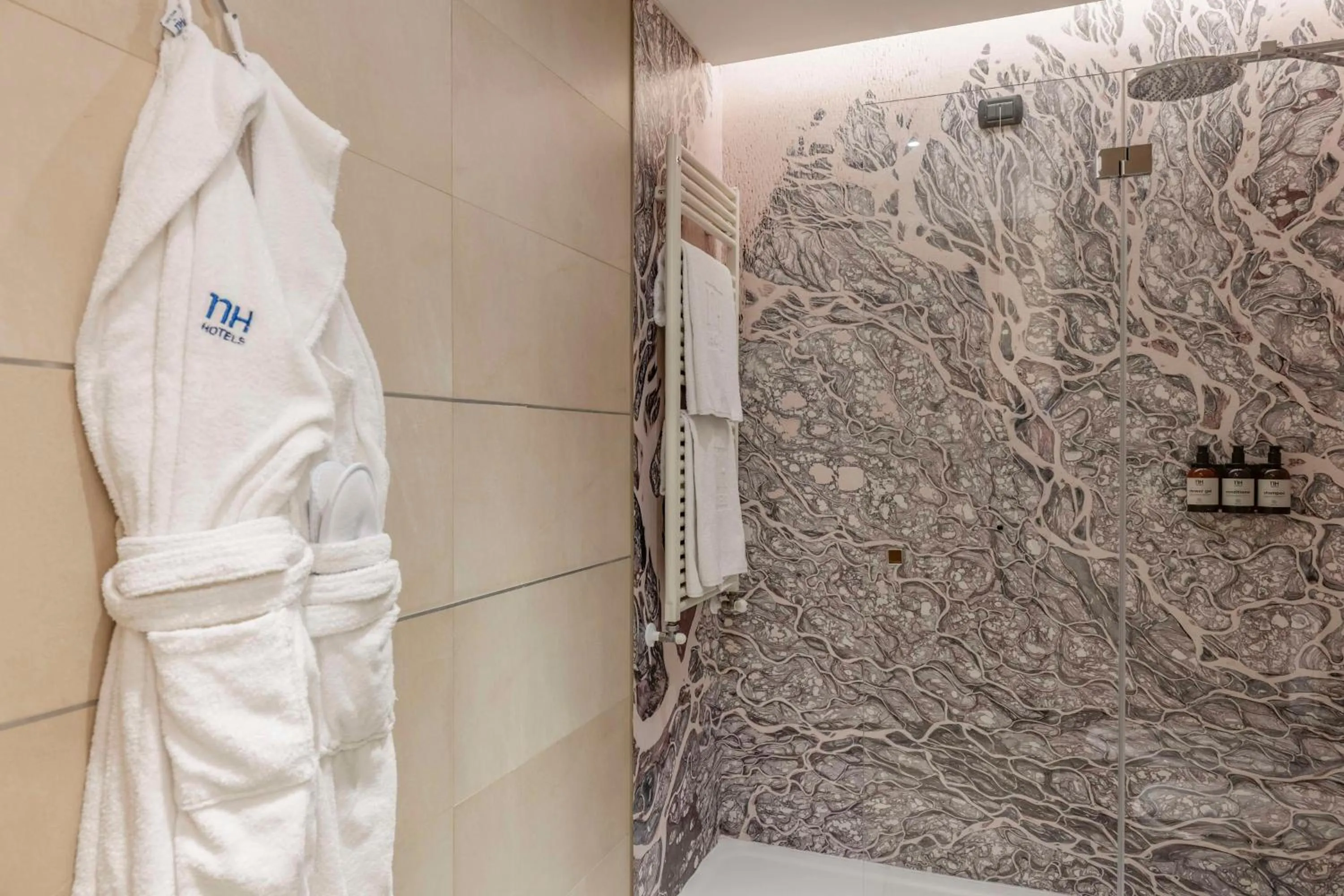 Bathroom in NH Catania Centro