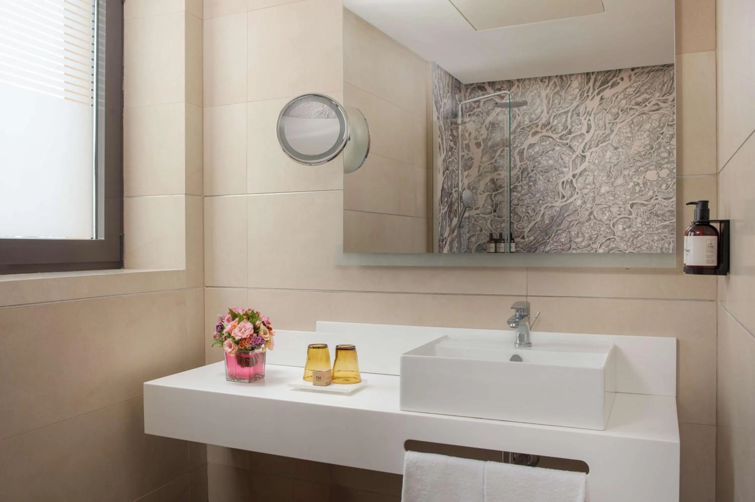 Bathroom in NH Catania Centro