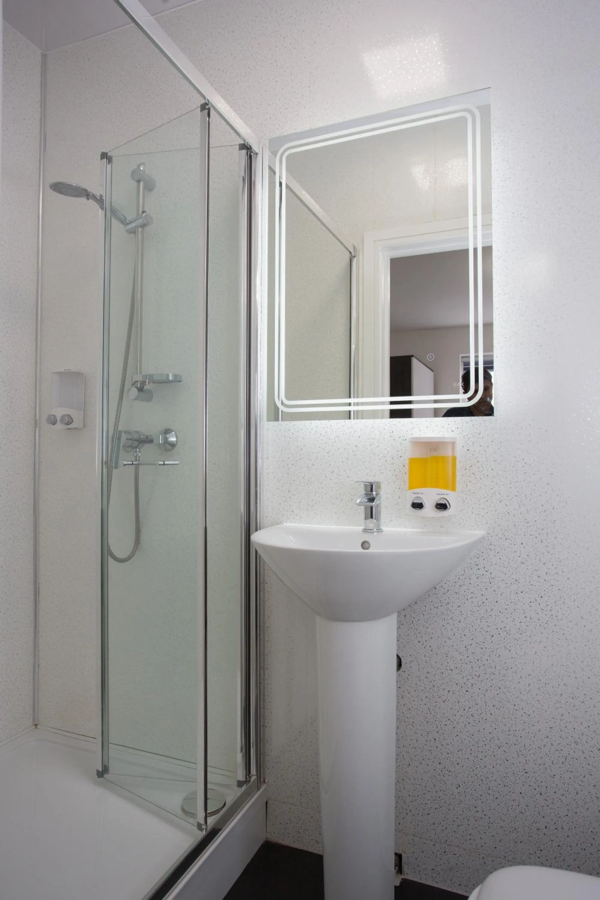 Shower in Legoland Heathrow Windsor Apartment Hotel