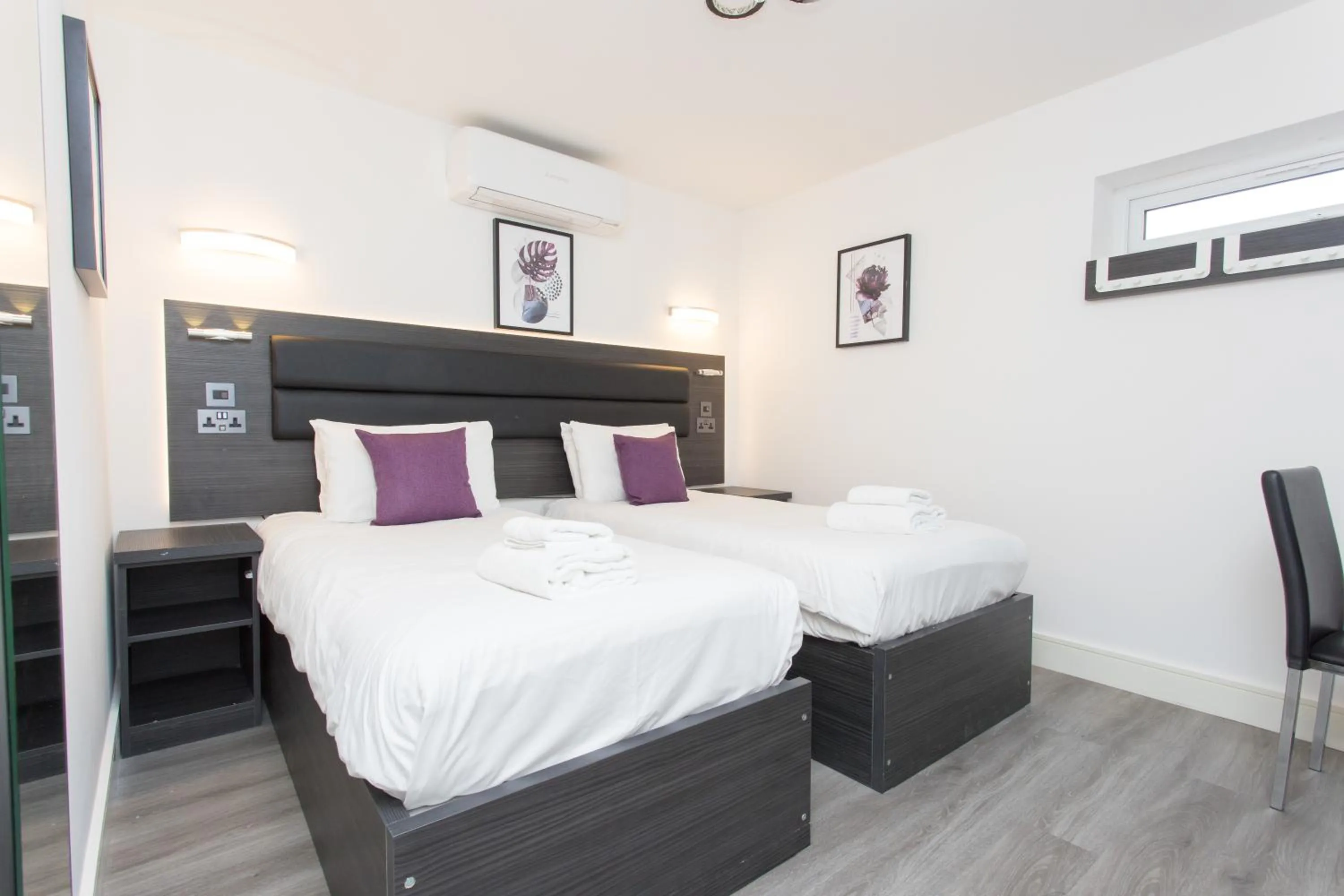 Bed in Legoland Heathrow Windsor Apartment Hotel