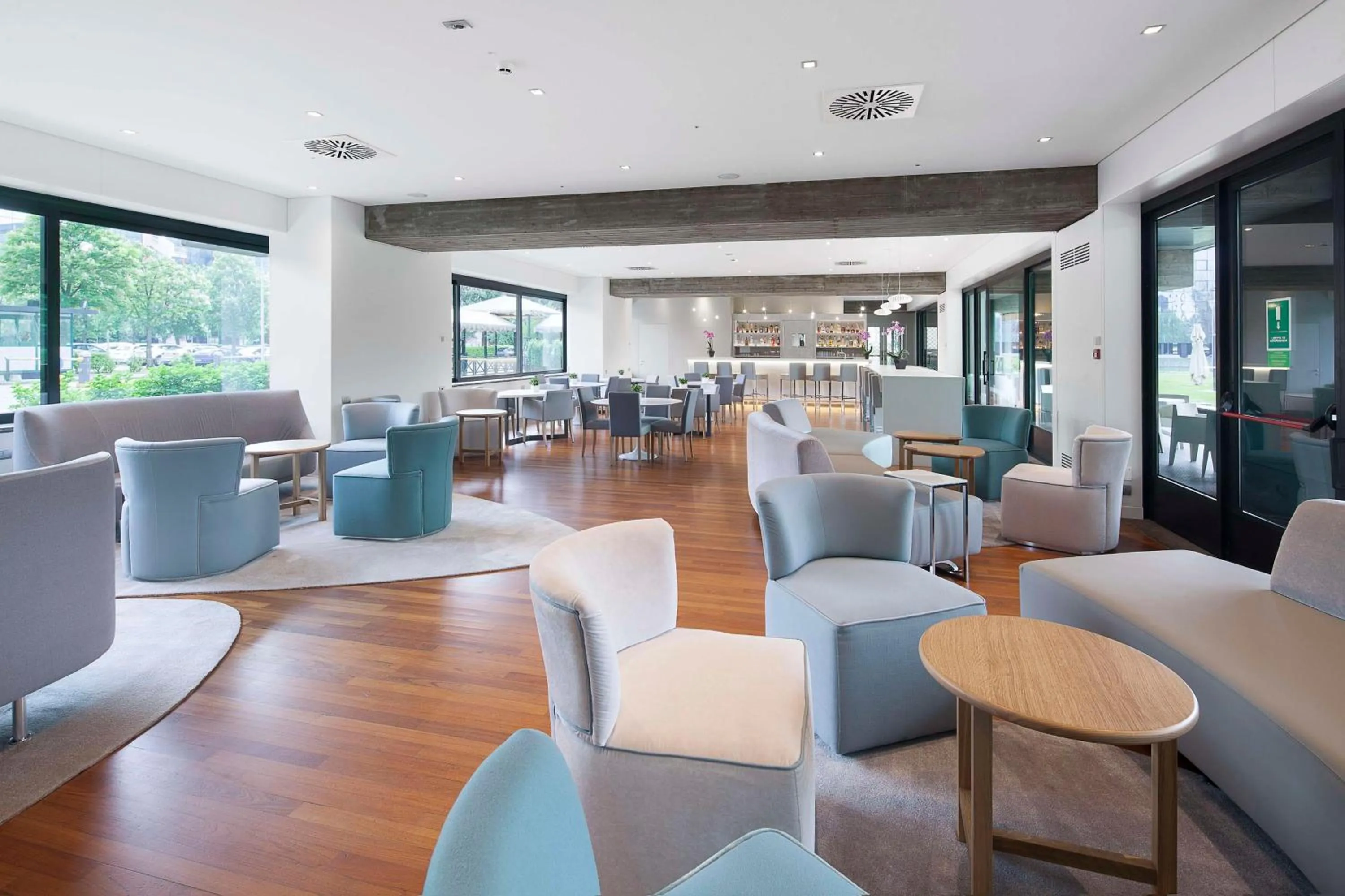 Restaurant/places to eat in NH Milano Congress Centre