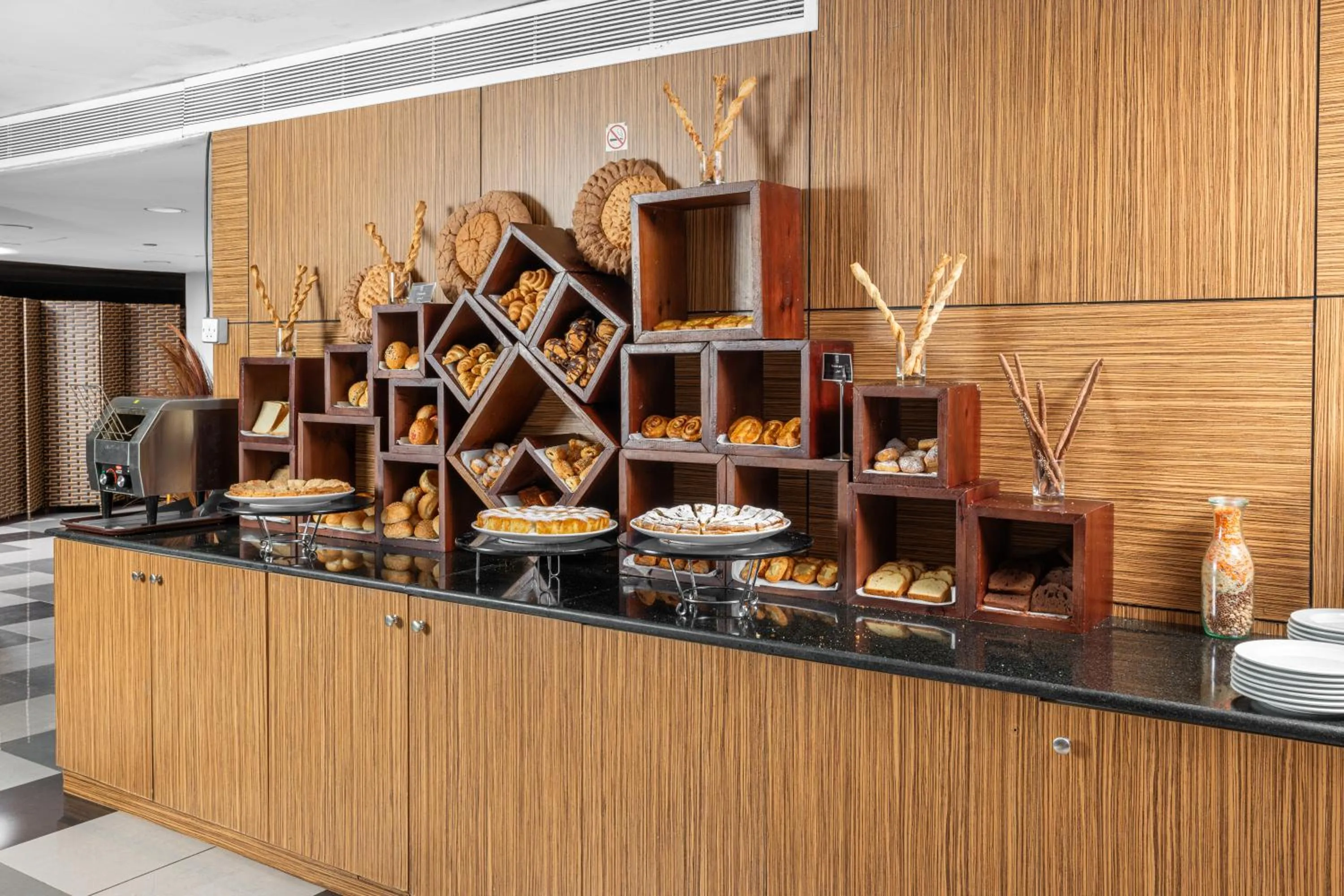 Continental breakfast in Elaf Bakkah Hotel