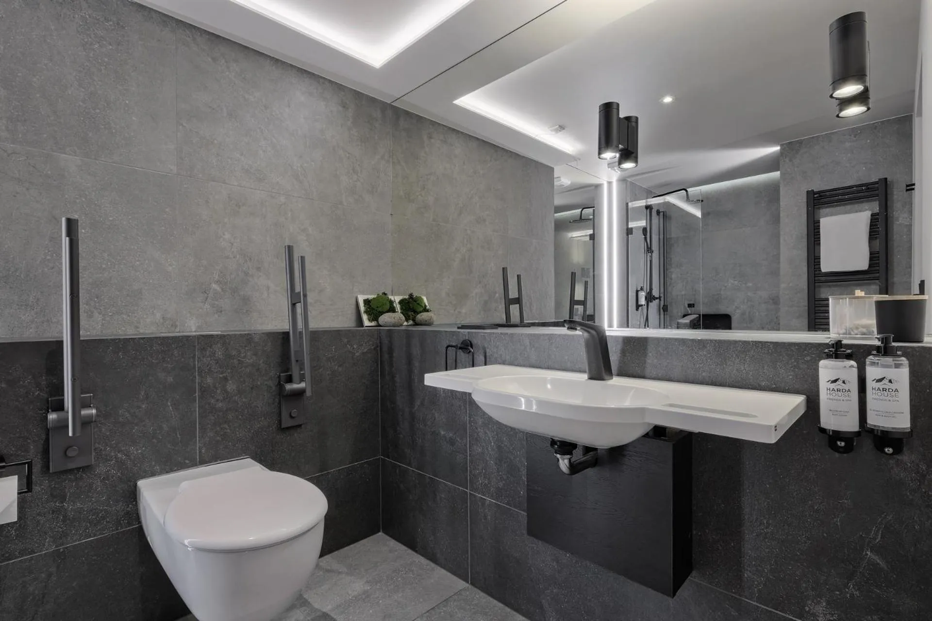 Bathroom in Harda House Friends & Spa