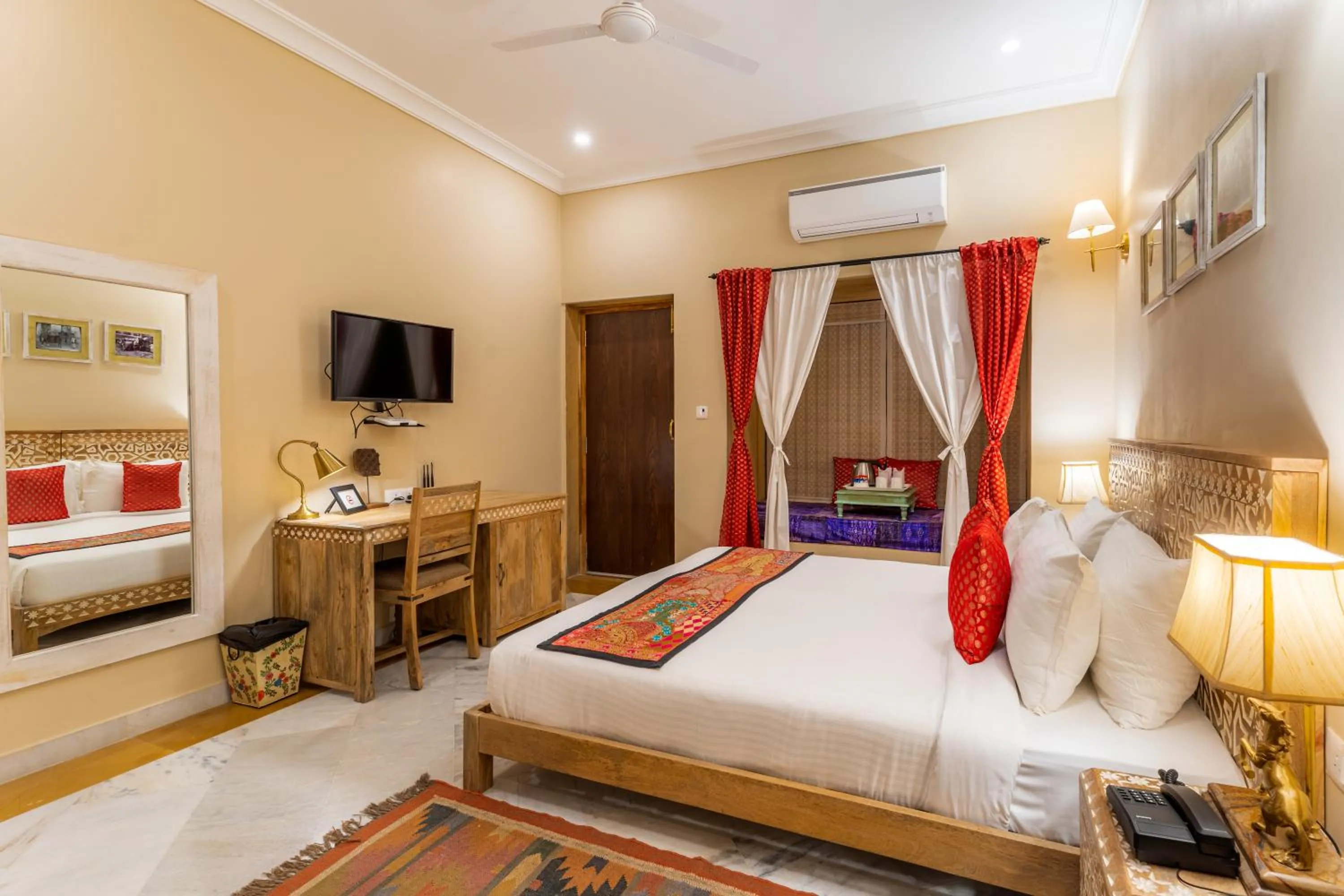 Bedroom, Bed in Hotel Jasmin Haveli