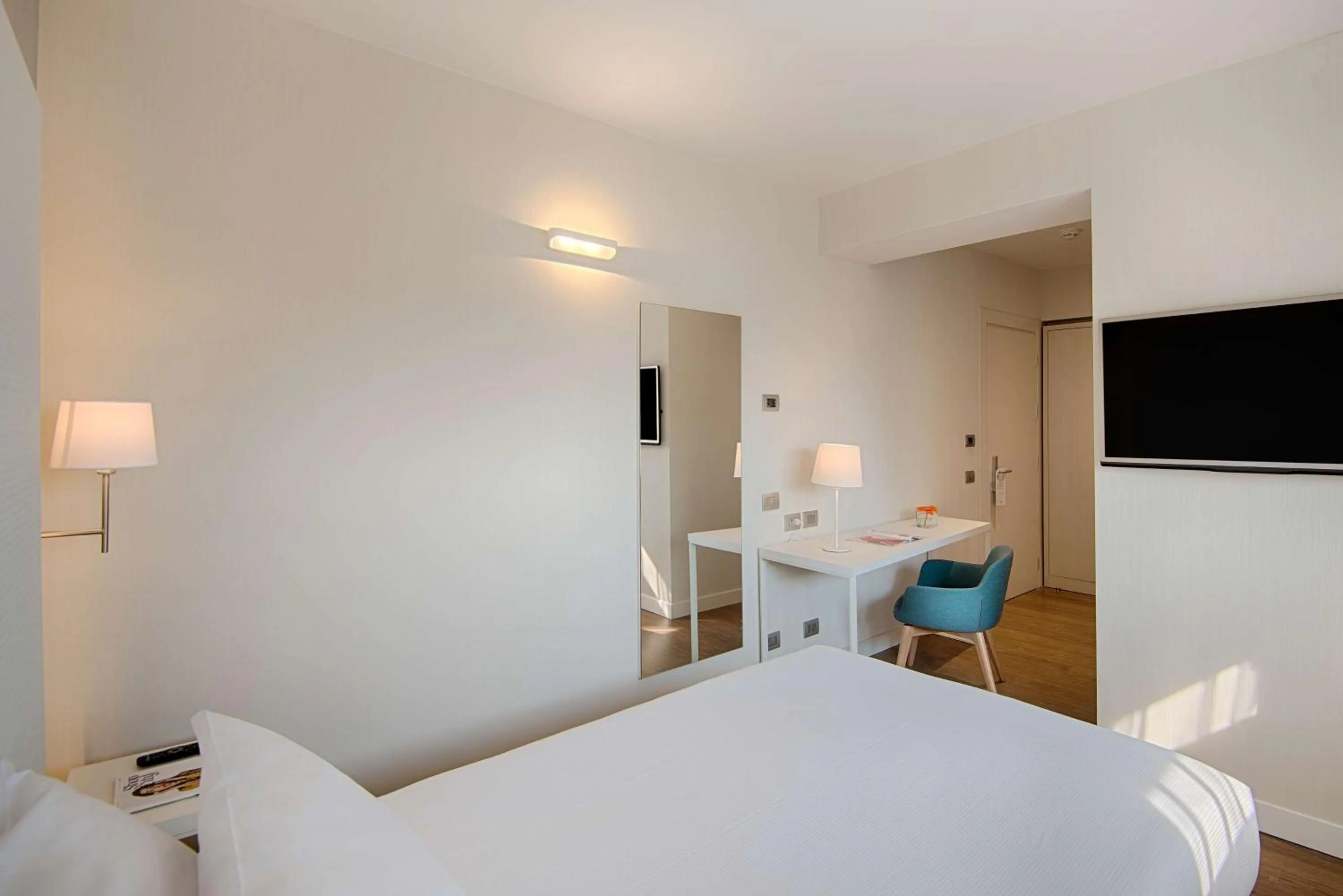 Standard Single Room in NH Torino Centro