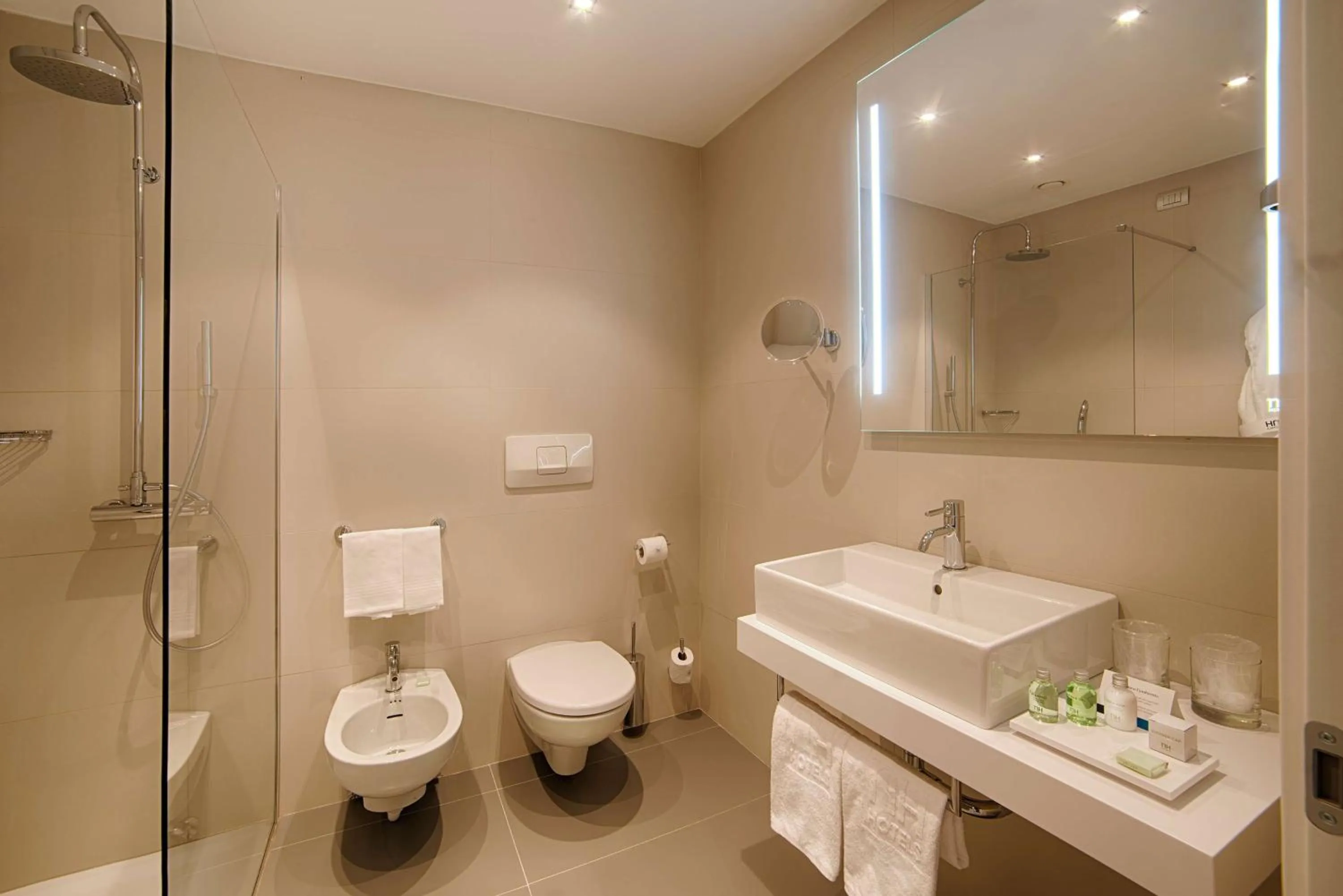 Bathroom in NH Torino Centro