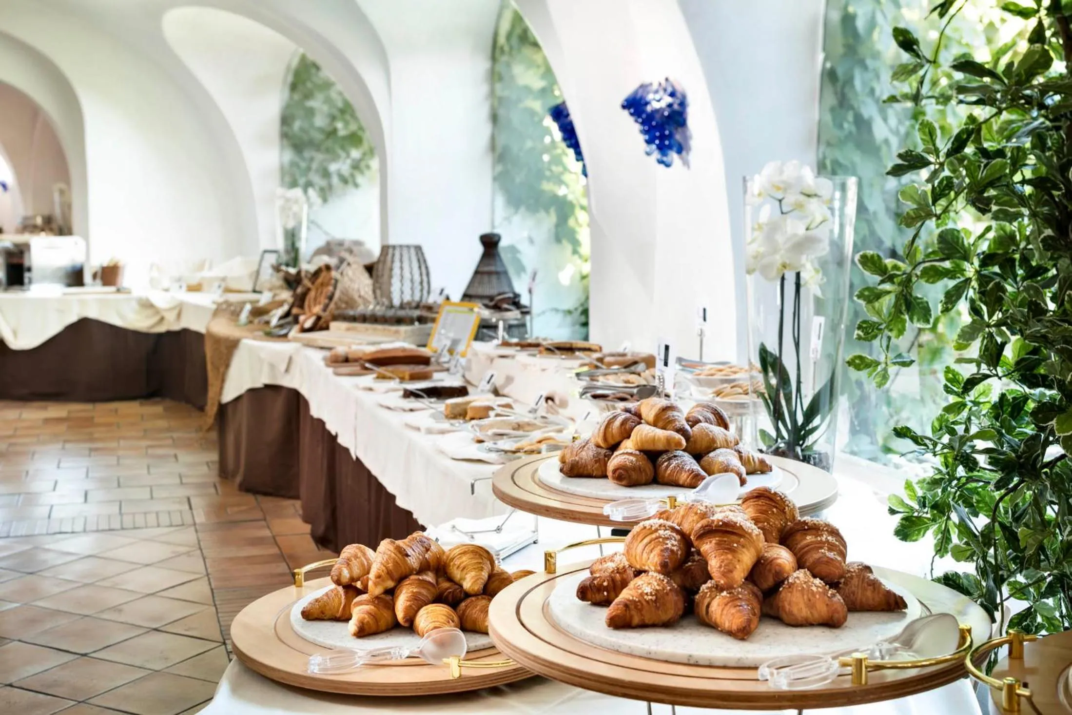 Restaurant/places to eat in Grand Hotel Poltu Quatu