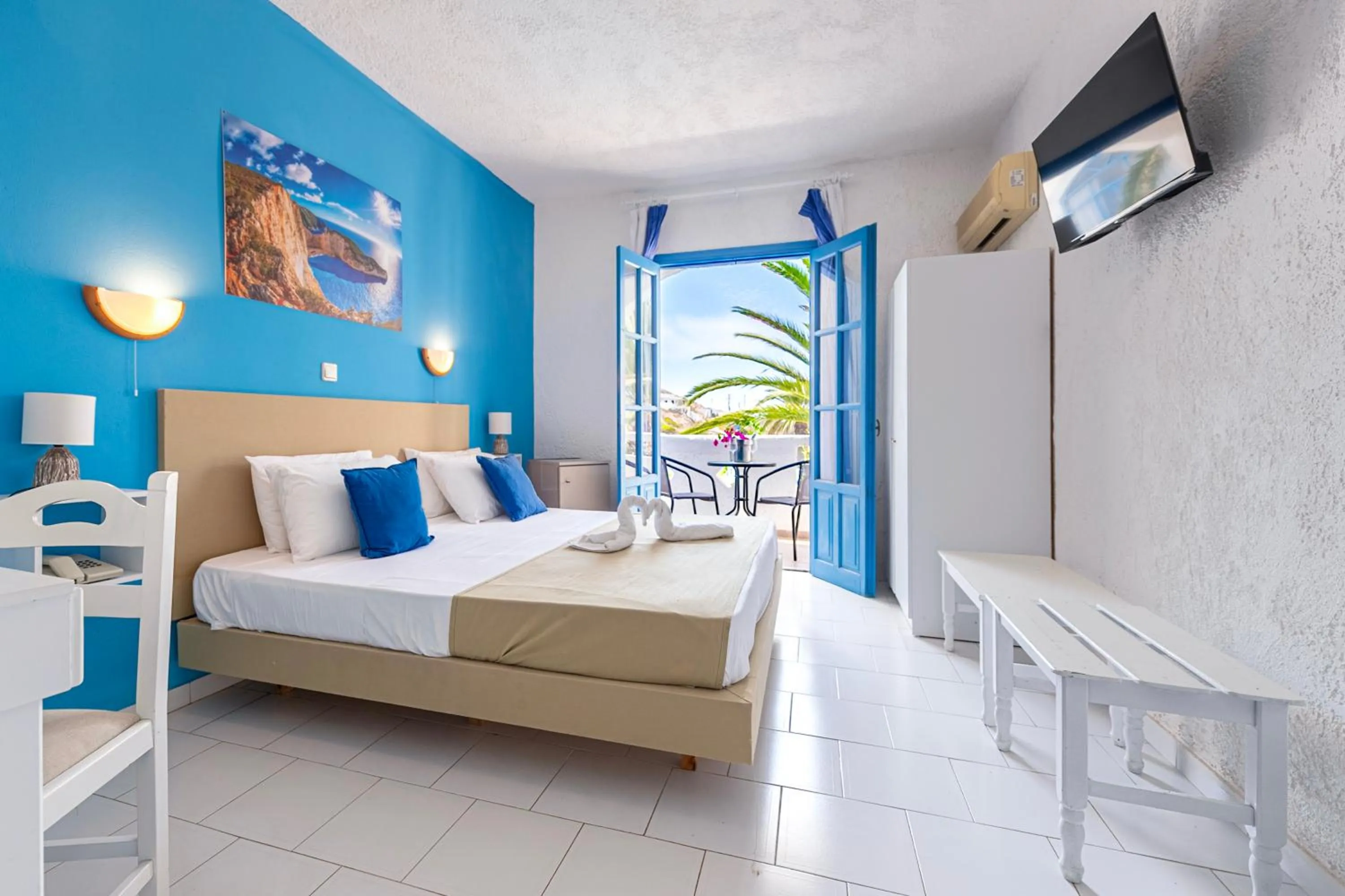 Bed in Bluu Bahari Hotel