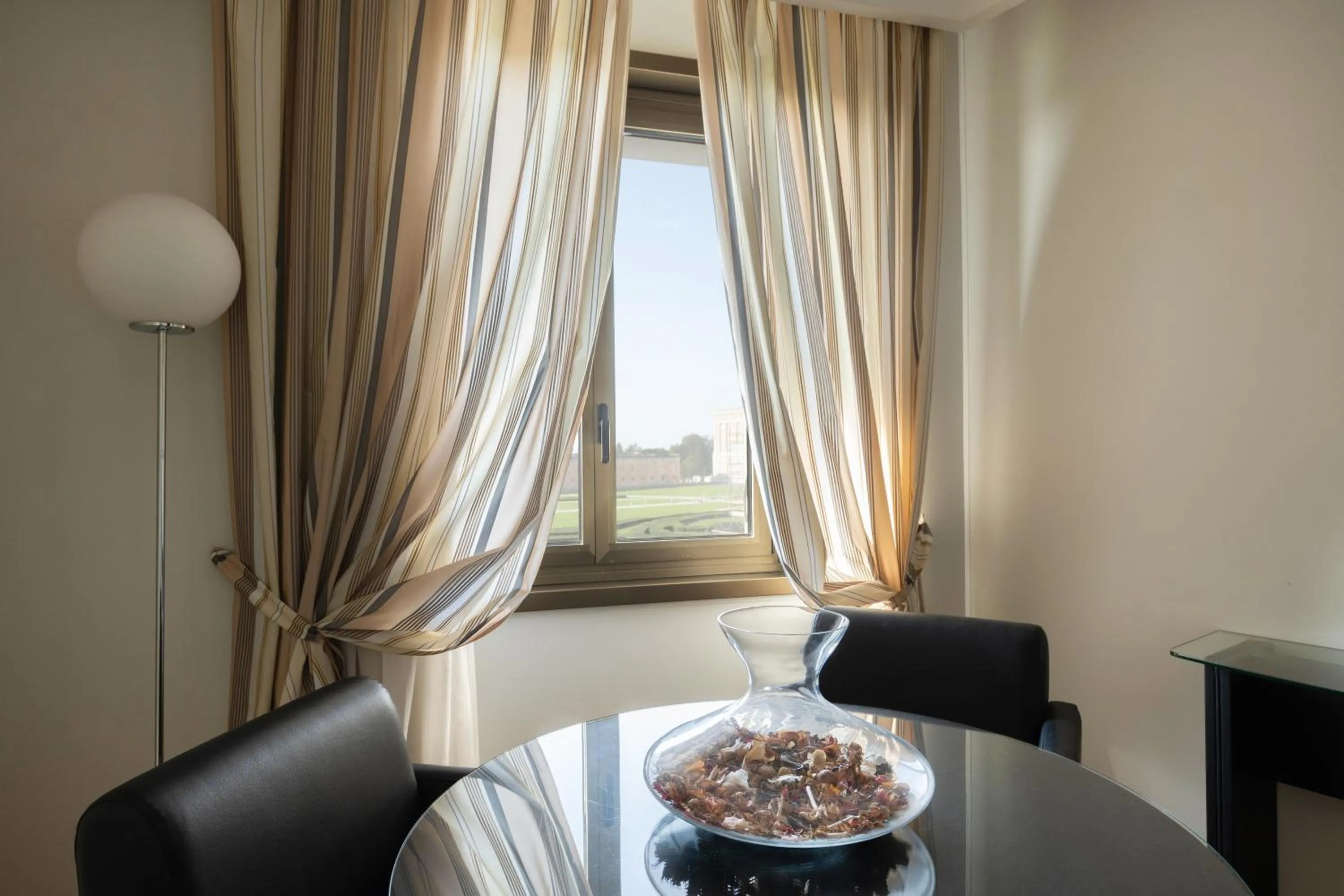 Living room in Hotel Royal Caserta