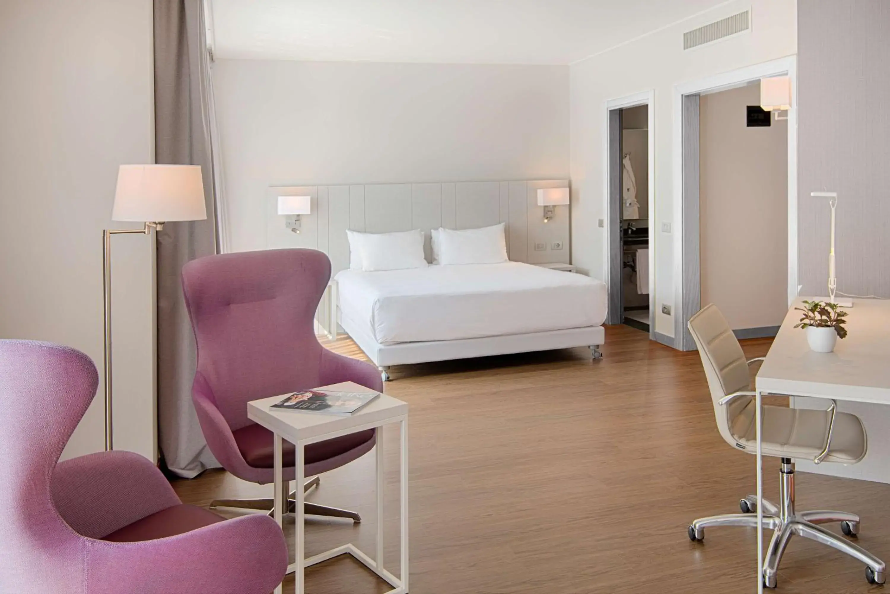 Junior Suite with View in NH Lecco Pontevecchio Junior Suite with View in NH Lecco Pontevecchio