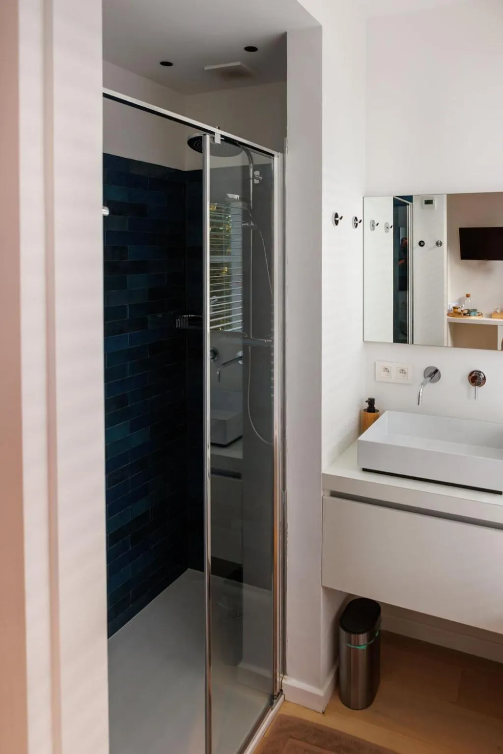 Shower in APL8 St-Anna B&B