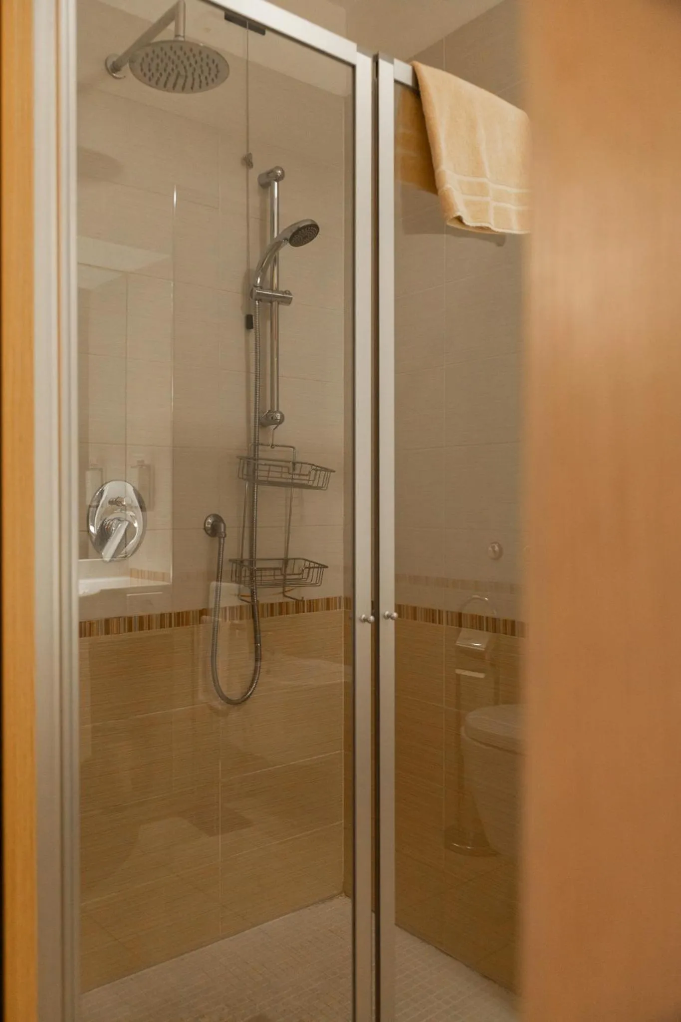 Shower in Hotel Continental