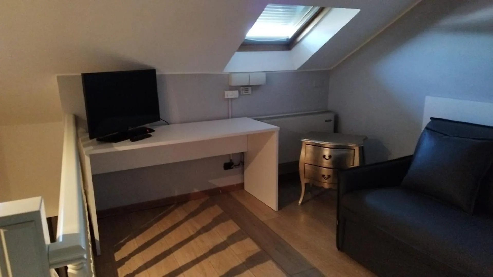 Bedroom in Hotel Continental