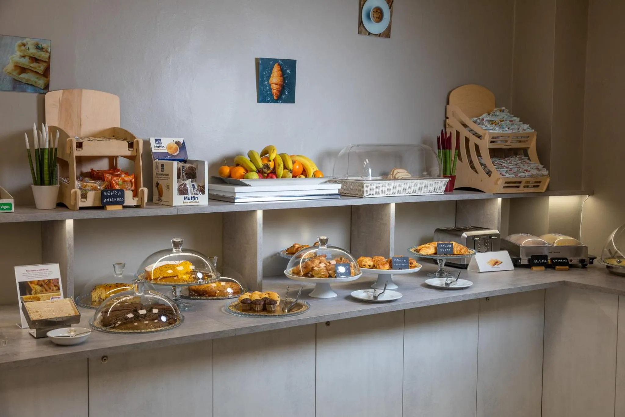 Breakfast in Hotel Continental