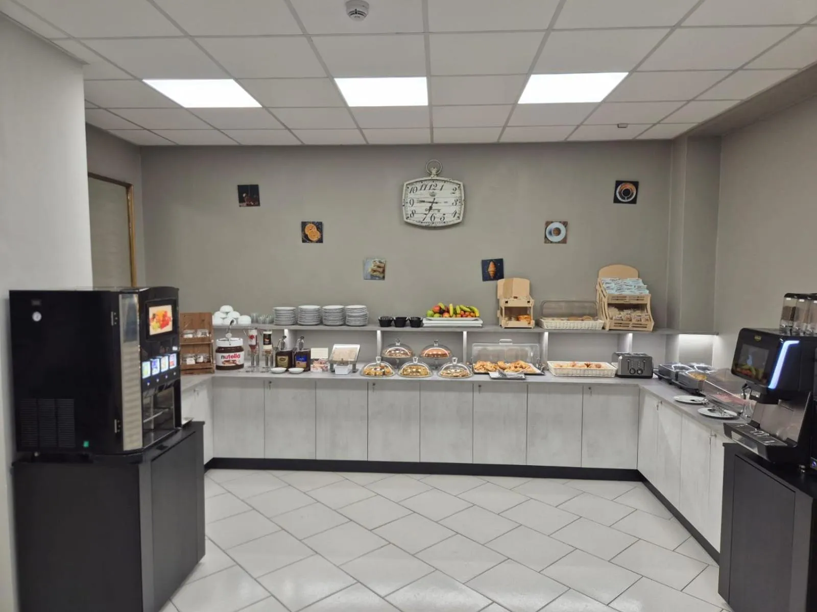 Breakfast in Hotel Continental