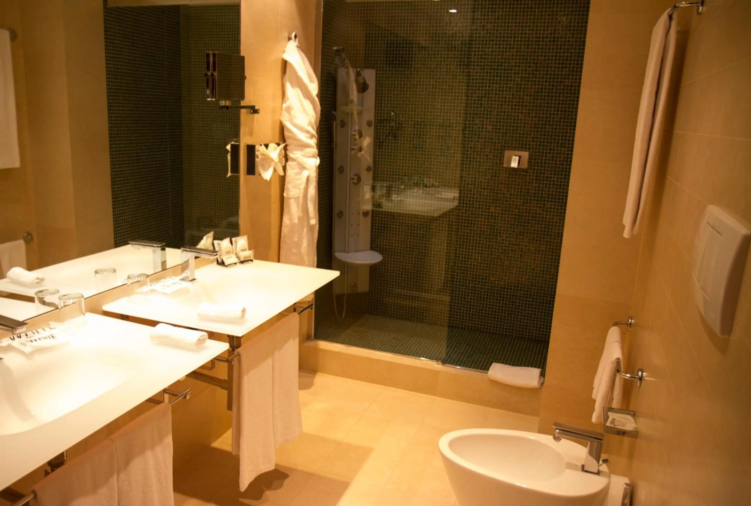 Bathroom in Hotel Roma Aurelia Antica